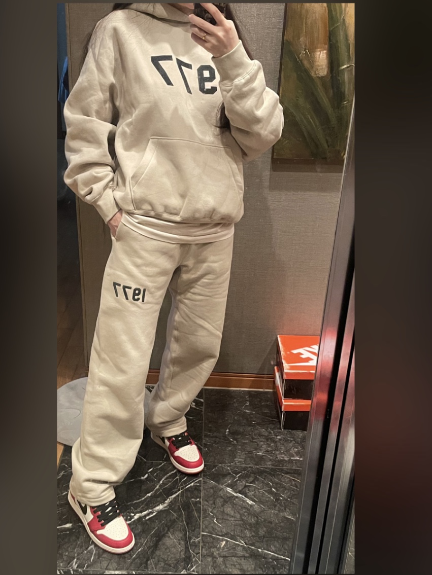 Essentials 1977 Hoodie Wheat - 22SS, (Kids) Essentials 1977 Relaxed Sweatpants Wheat - 22SS 착용 스타일 - 4