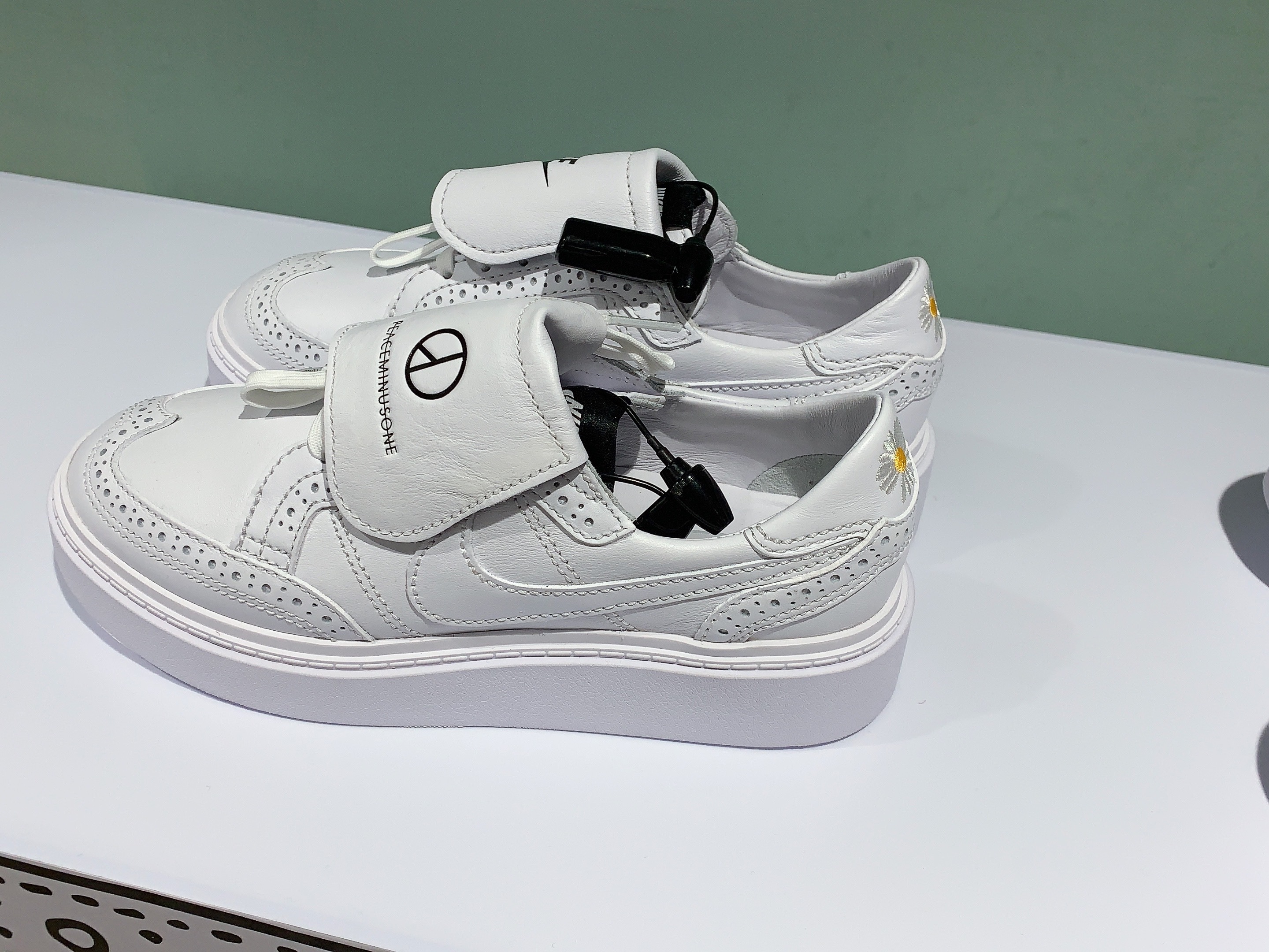 Nike x Peaceminusone Kwondo1 White 착용 스타일 - 4