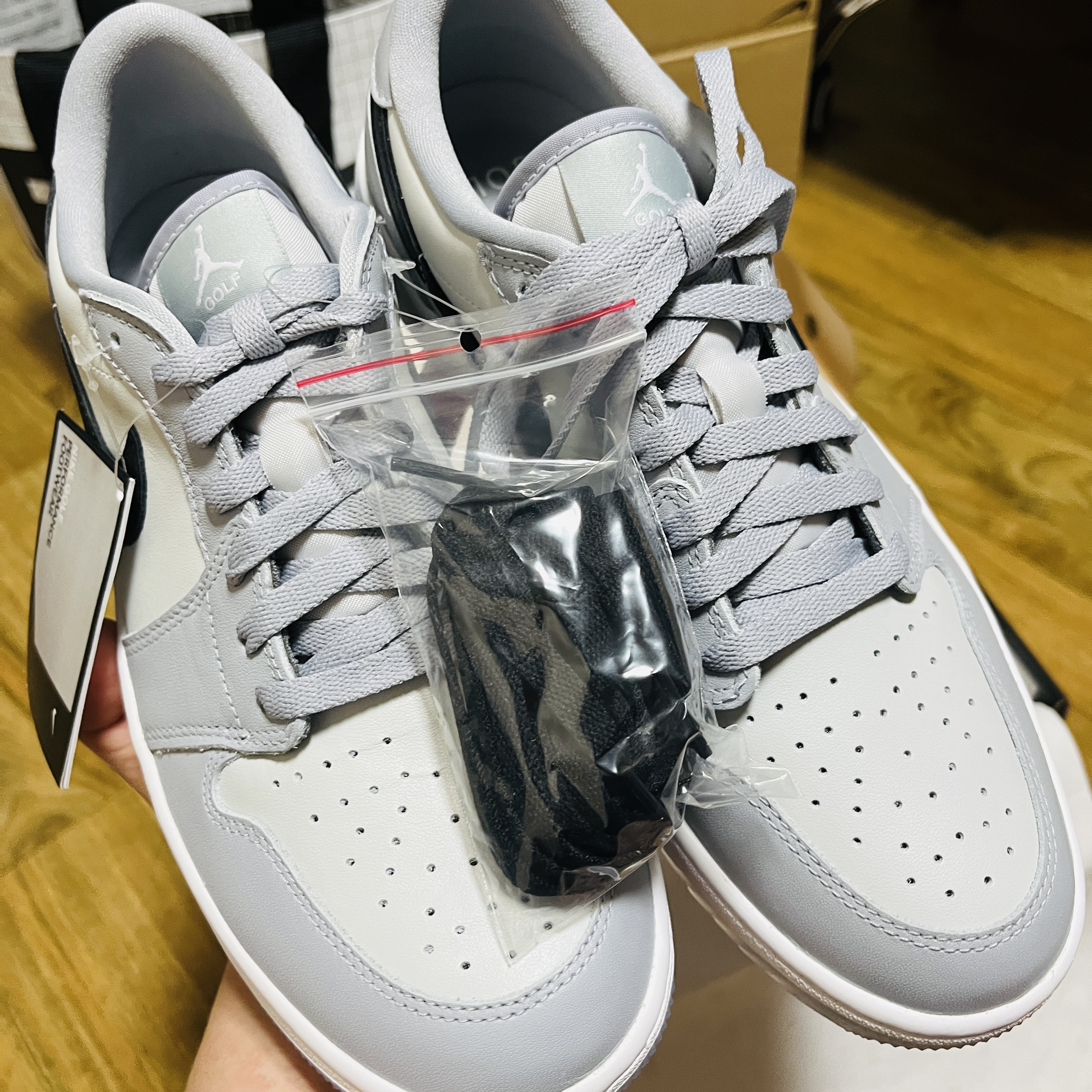Jordan 1 Low Golf Wolf Grey 착용 스타일 - 2