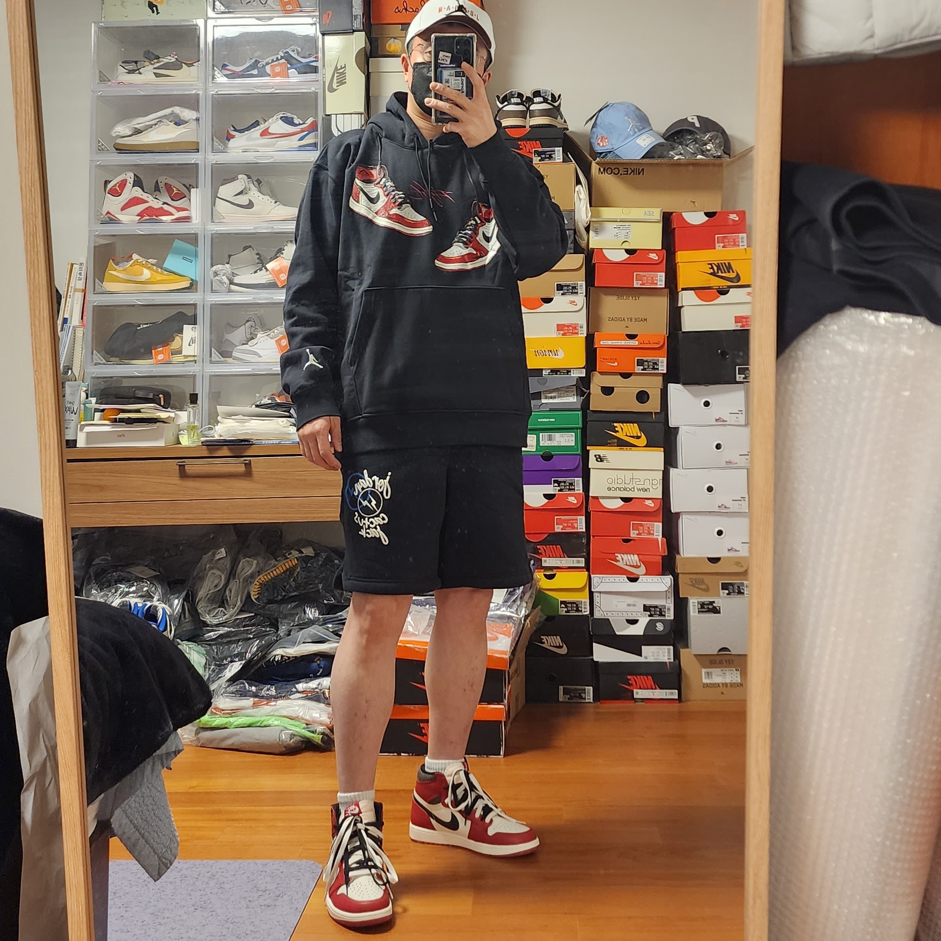 Jordan x Eastside Golf L91 Cap White, Jordan x Travis Scott x Fragment Shorts Black (DJ0617-010) 착용 스타일 - 1