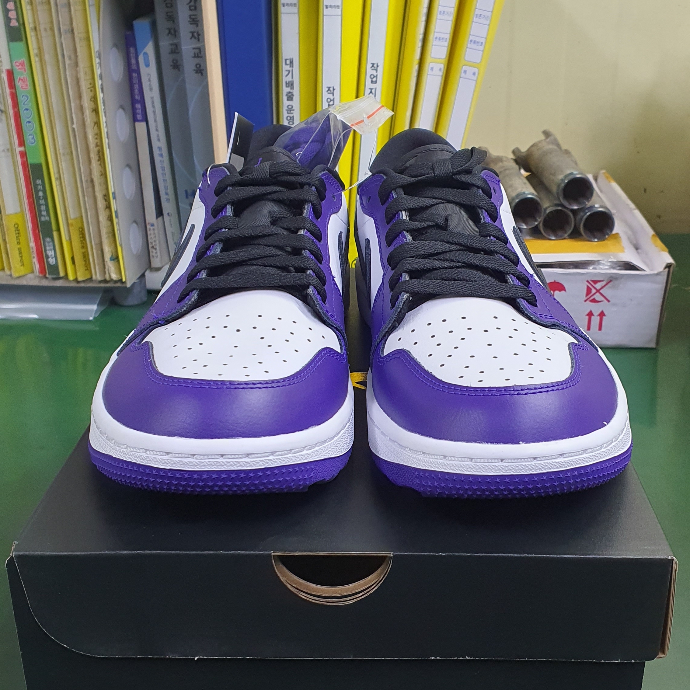 Jordan 1 Low Golf Court Purple 착용 스타일 - 4