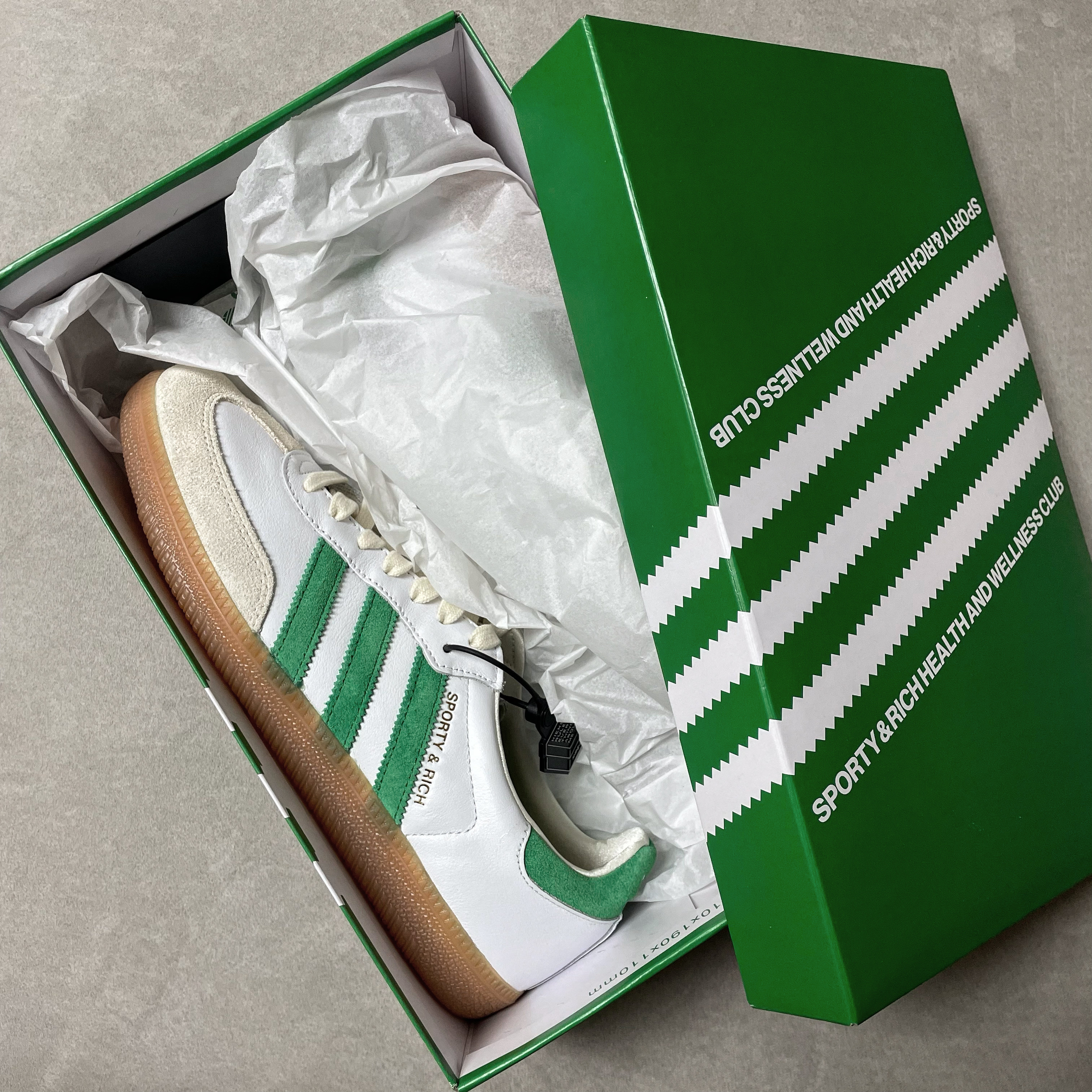 Adidas x Sporty & Rich Samba OG Cloud White Green 착용 스타일