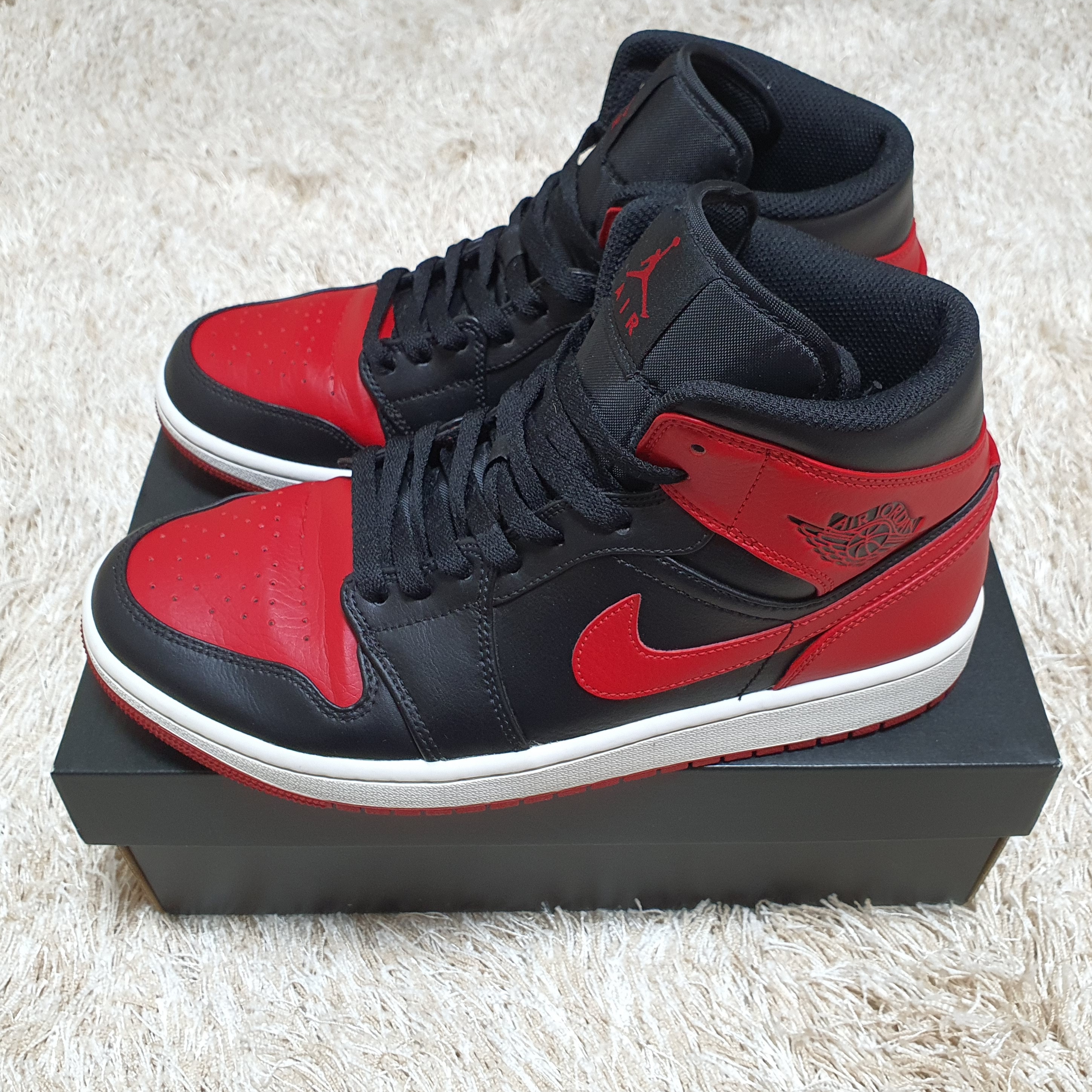 Jordan 1 Mid Bred Banned 2020 착용 스타일 - 3