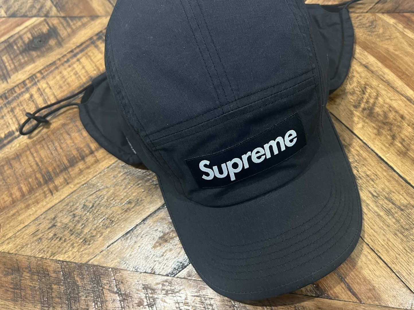 Supreme Packable Earflap Camp Cap Black - 22FW 착용 스타일 - 4