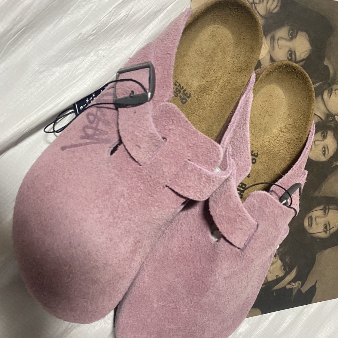 Birkenstock x Stussy Boston Clog Pink 착용 스타일 - 5