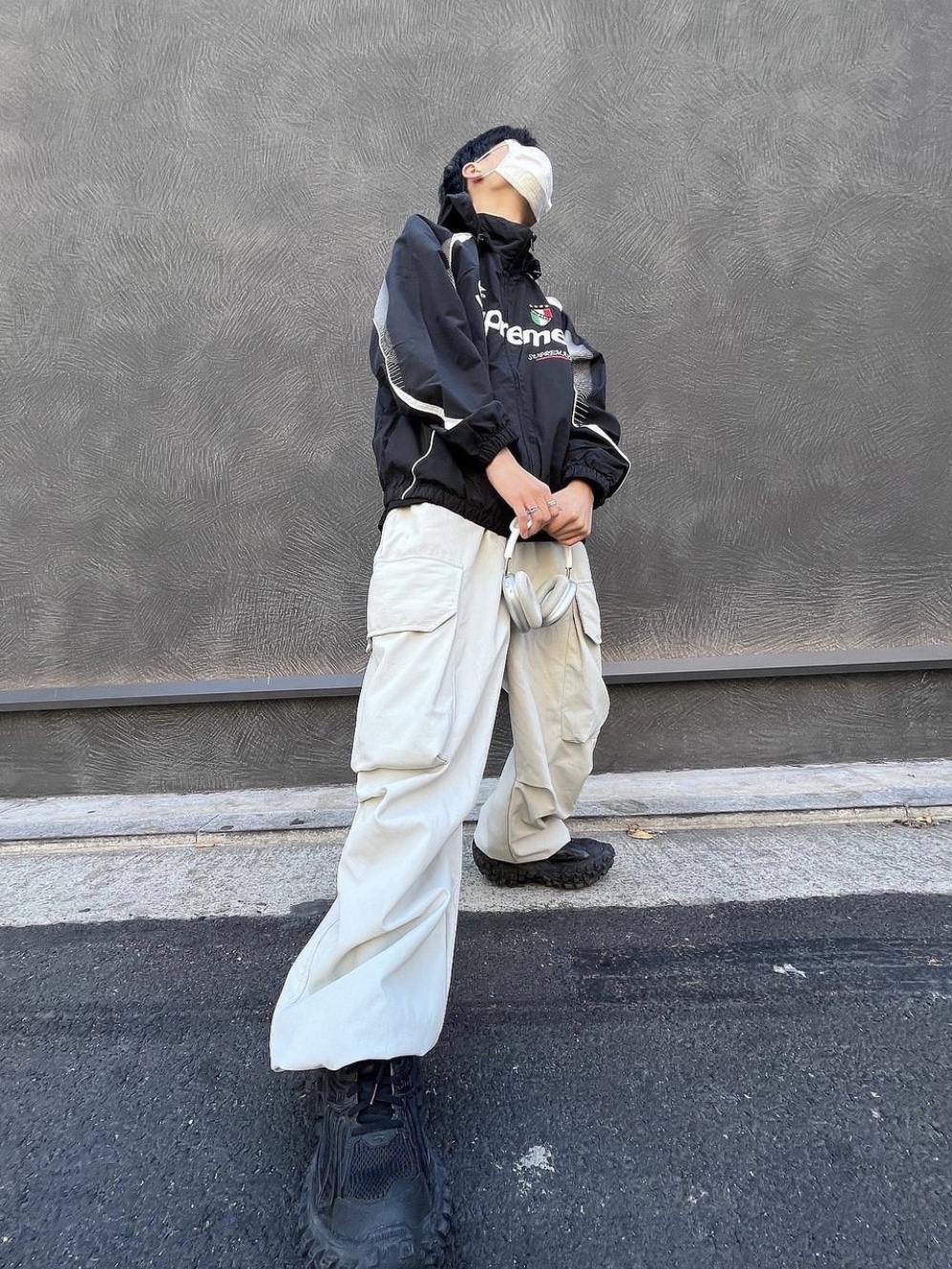 Balenciaga Defender Sneakers Black, Supreme x Umbro Track Jacket Black - 22SS 착용 스타일 - 2