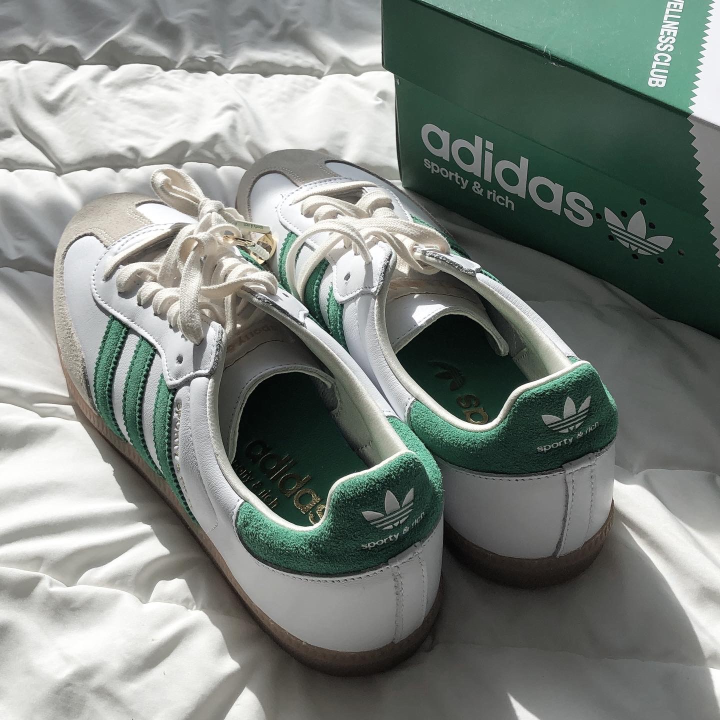 Adidas x Sporty & Rich Samba OG Cloud White Green 착용 스타일 - 4
