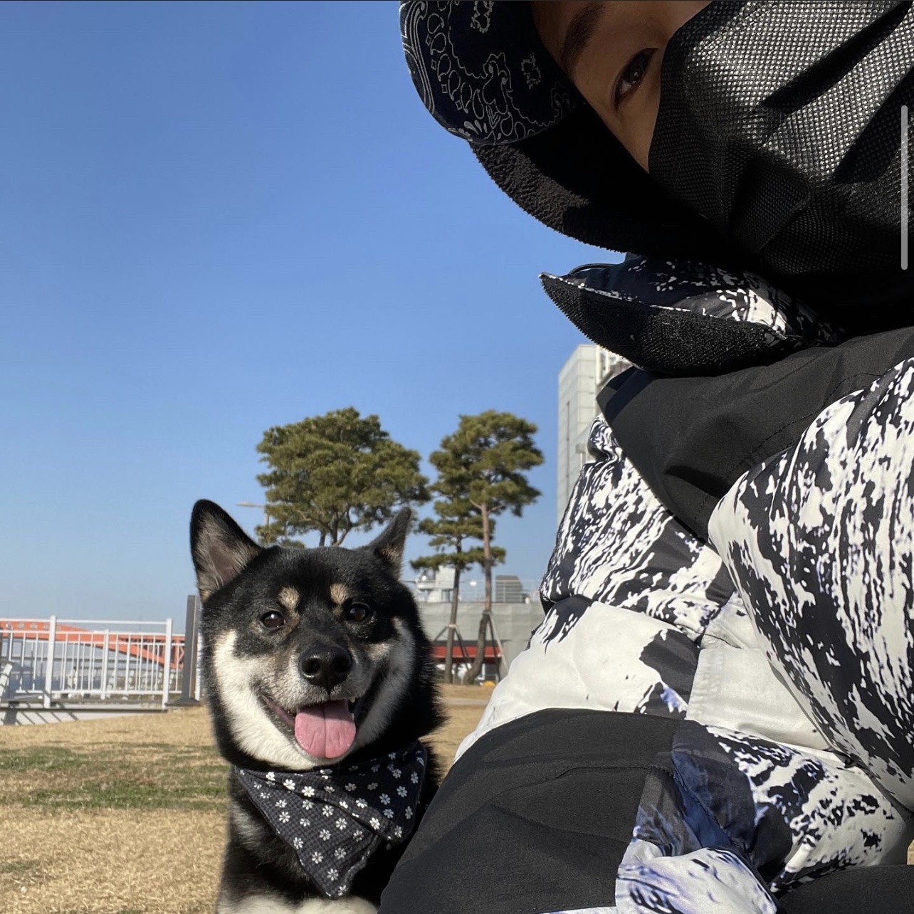 Supreme x The North Face Mountain Baltoro Jacket Blue White - 17FW, Supreme Bandana Camp Cap Navy - 21SS 착용 스타일
