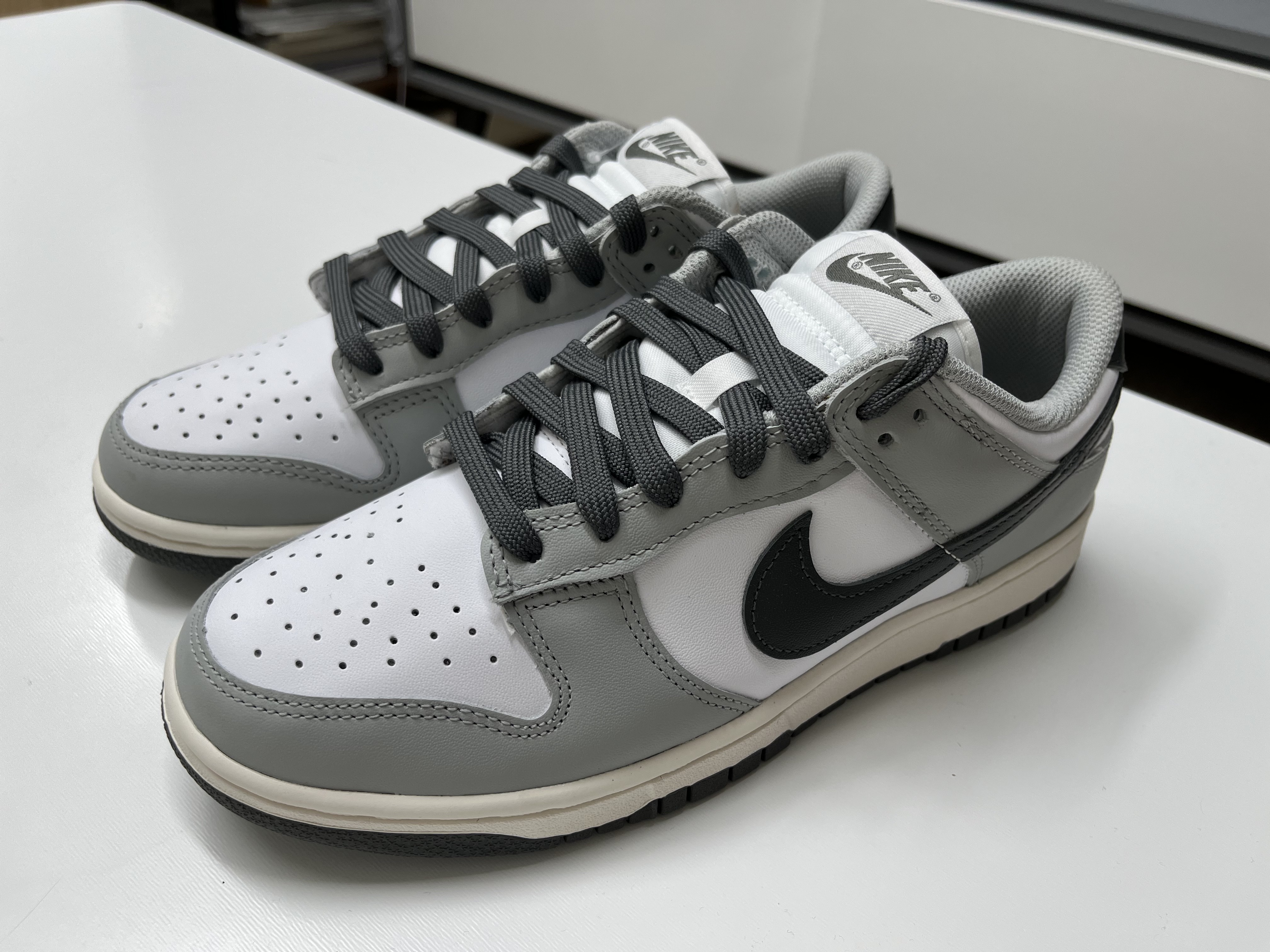 (W) Nike Dunk Low Light Smoke Grey 착용 스타일