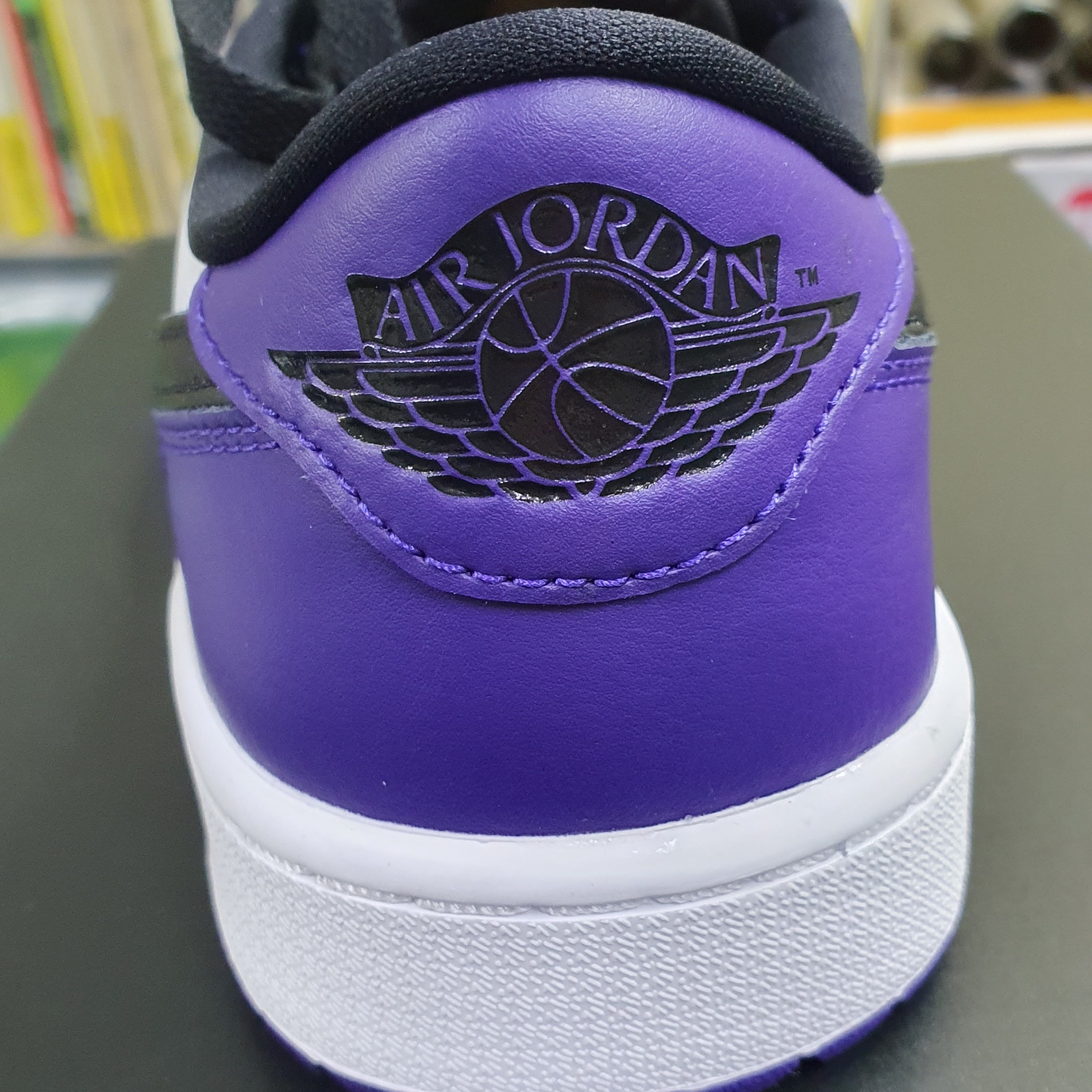 Jordan 1 Low Golf Court Purple 착용 스타일 - 3