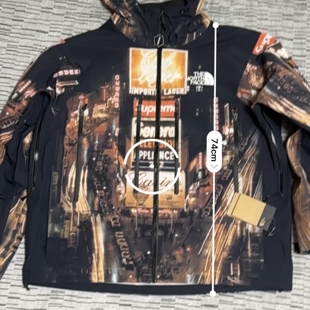 Supreme x The North Face Taped Seam Shell Jacket Times Square - 22FW 착용 스타일 - 5