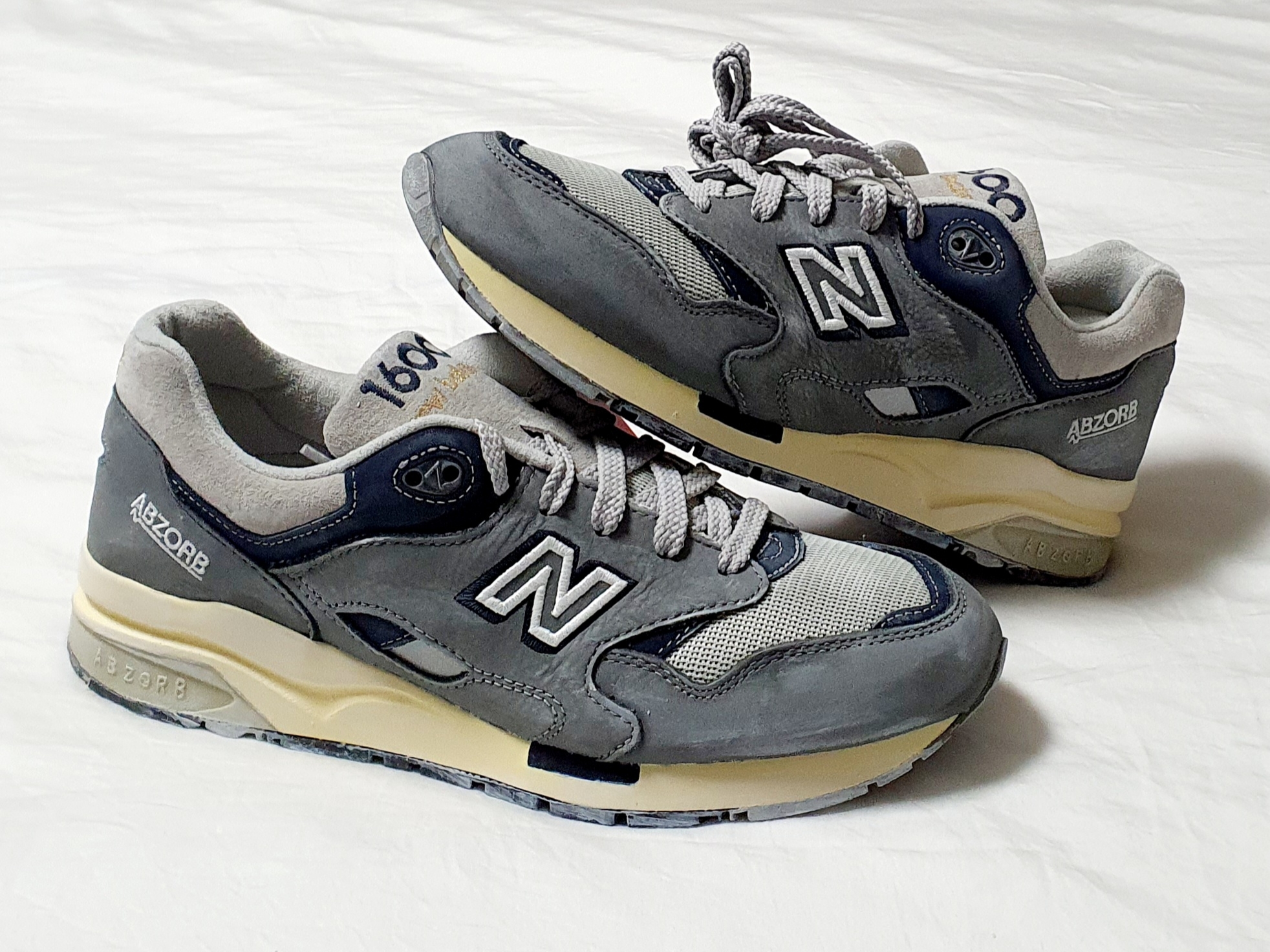 New Balance 1600 Premium Vintage Grey 착용 스타일 - 2