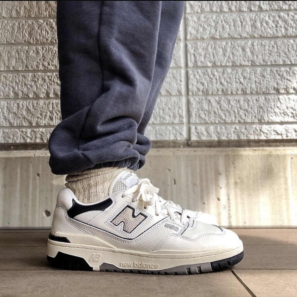 New Balance 550 White Grey - 2E Wide 착용 스타일
