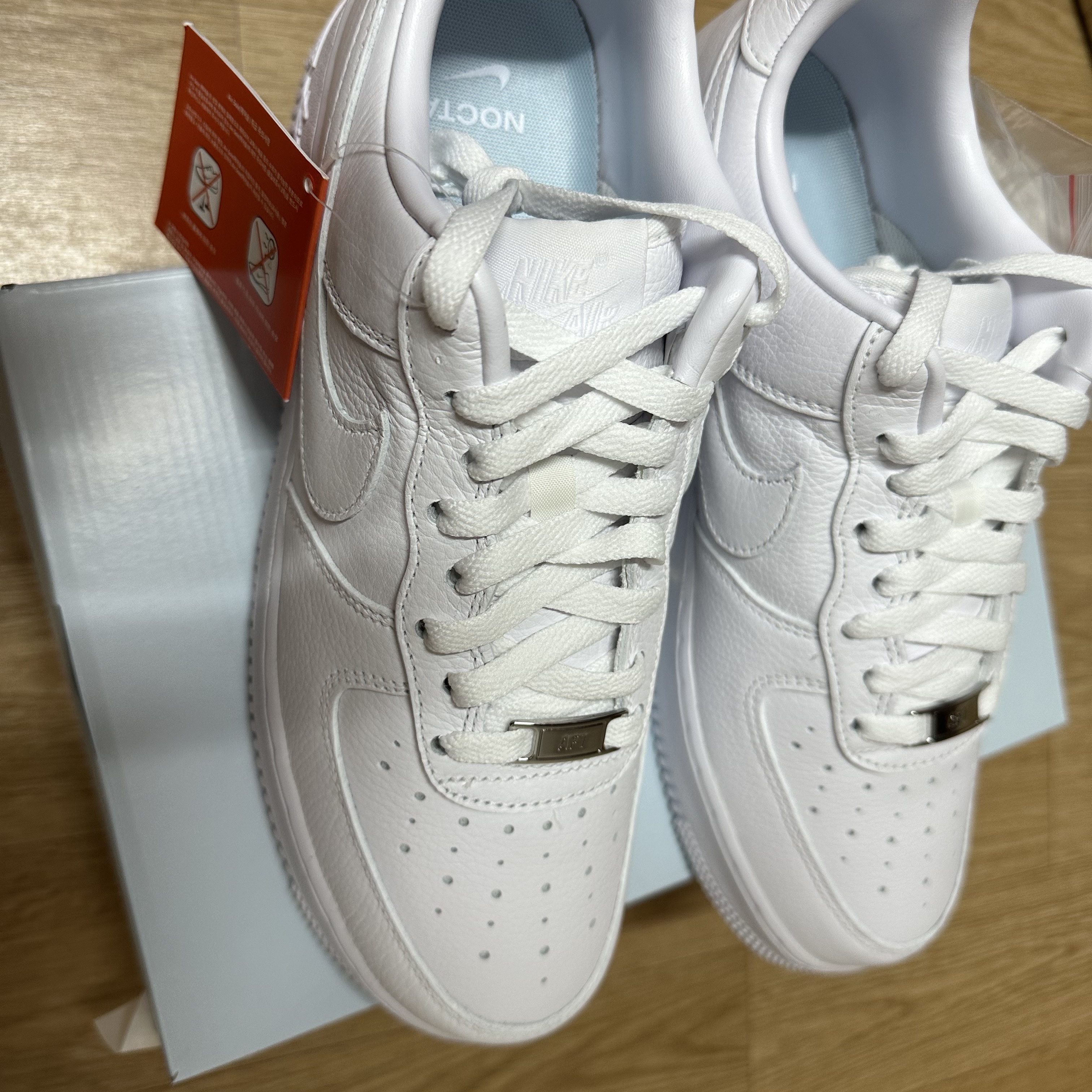 Nike x Drake Nocta Air Force 1 Low SP Certified Lover Boy White 착용 스타일 - 3