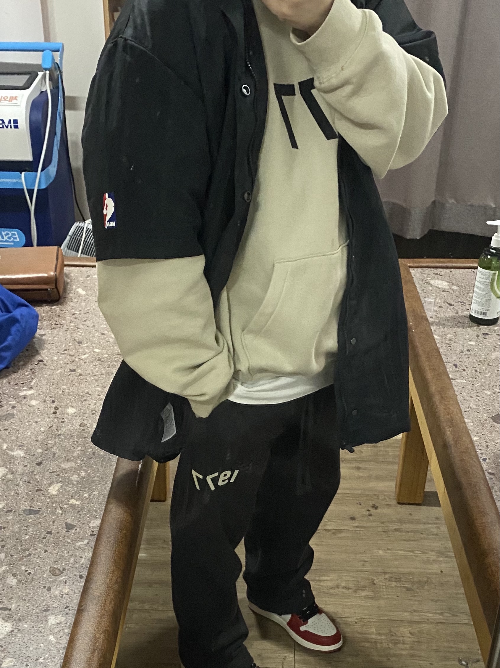 Jordan 1 Retro High OG Chicago 2022, Essentials 1977 Relaxed Sweatpants Iron - 22SS 착용 스타일 - 2