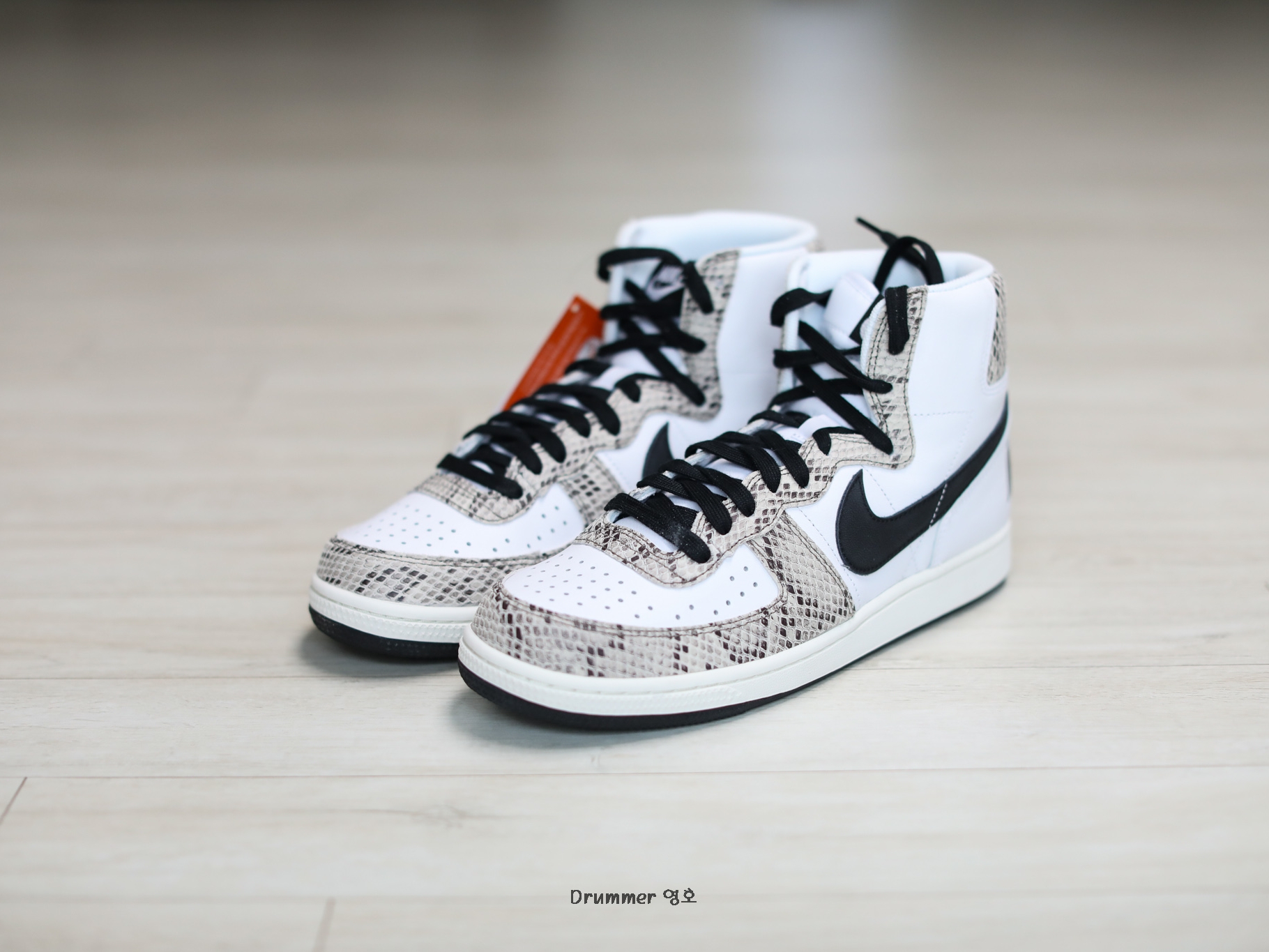 Nike Terminator High Cocoa Snake 착용 스타일