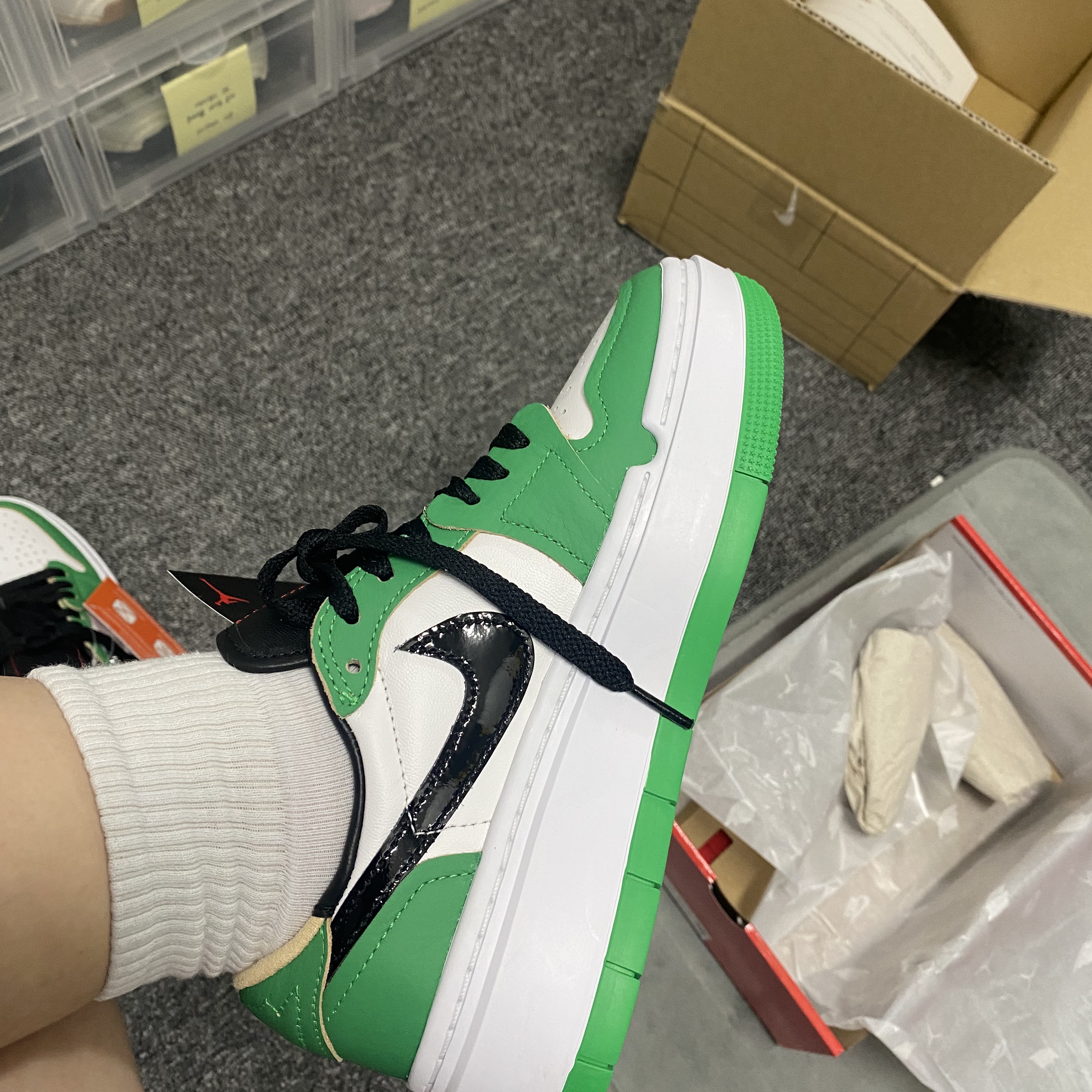 (W) Jordan 1 Elevate Low SE Lucky Green 착용 스타일 - 4