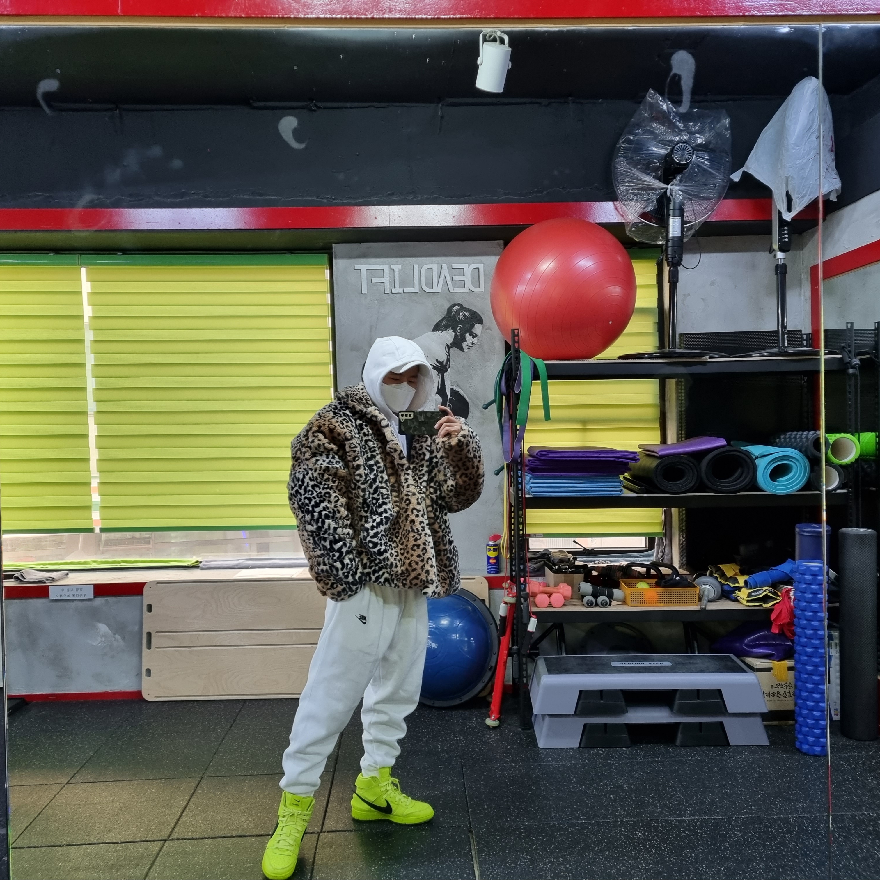Nike x Ambush Dunk High Flash Lime 착용 스타일 - 1