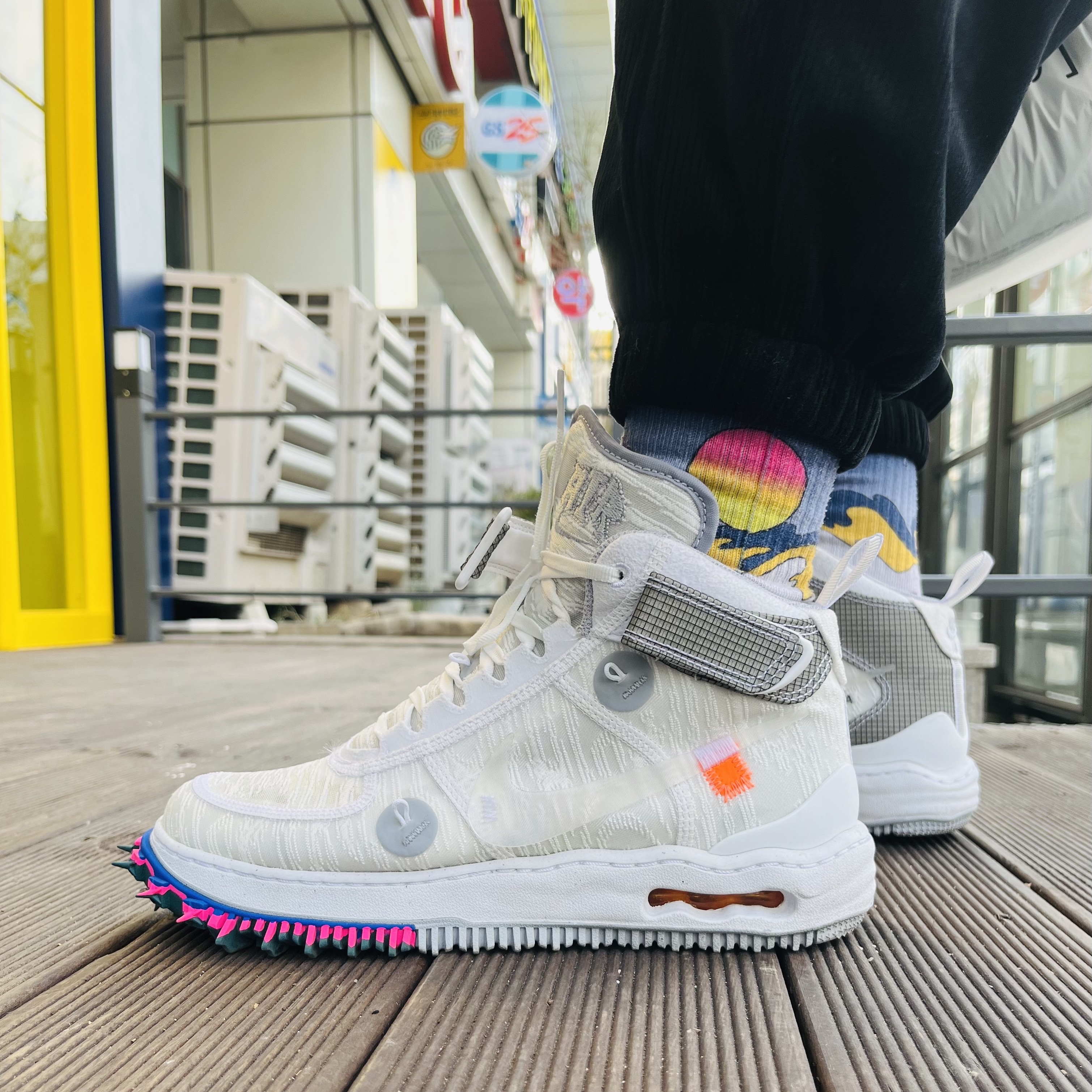 Nike x Off-White Air Force 1 Mid SP White 착용 스타일 - 1