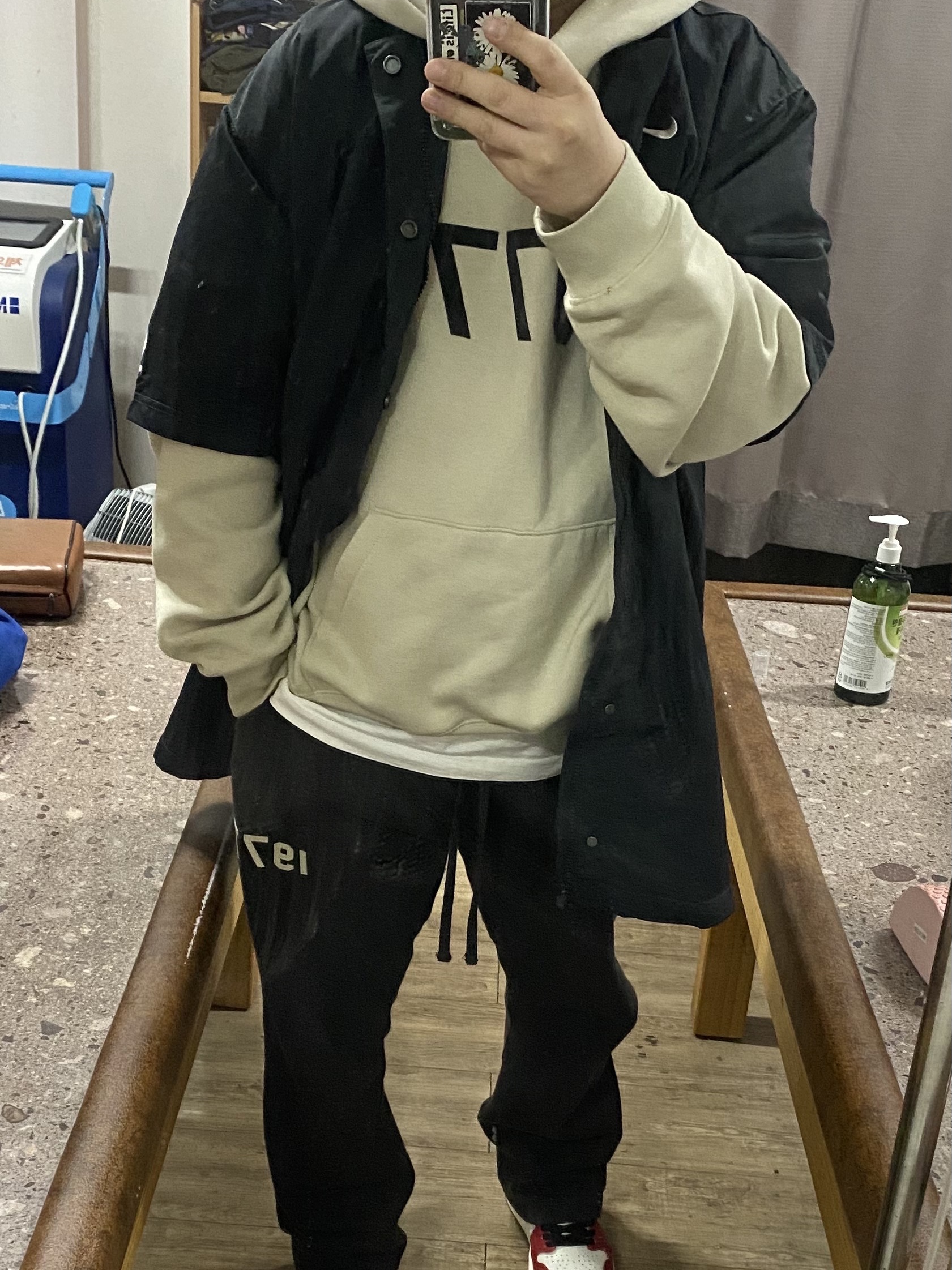 Jordan 1 Retro High OG Chicago 2022, Essentials 1977 Relaxed Sweatpants Iron - 22SS 착용 스타일 - 4