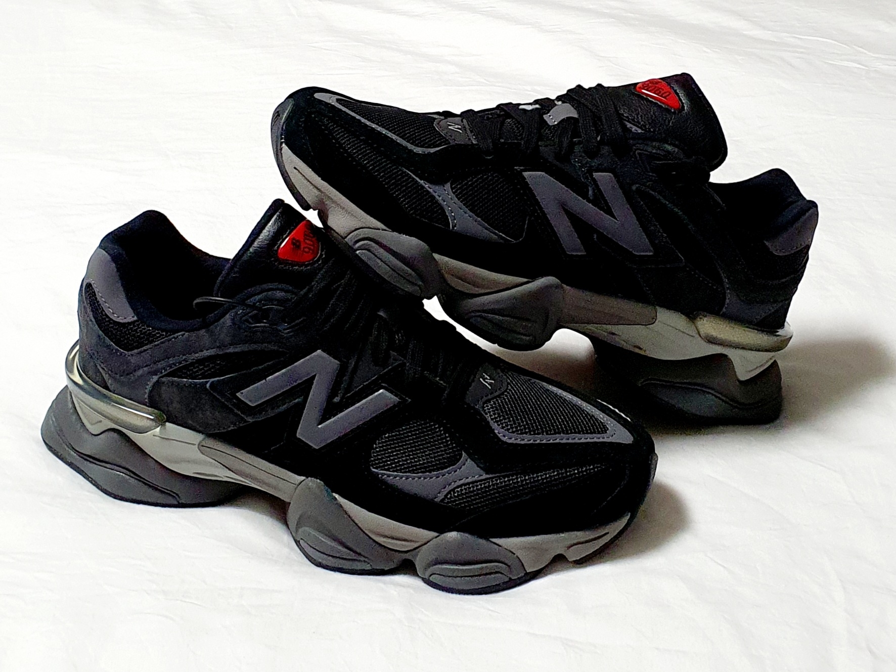 New Balance 9060 Black Castlerock 착용 스타일 - 3