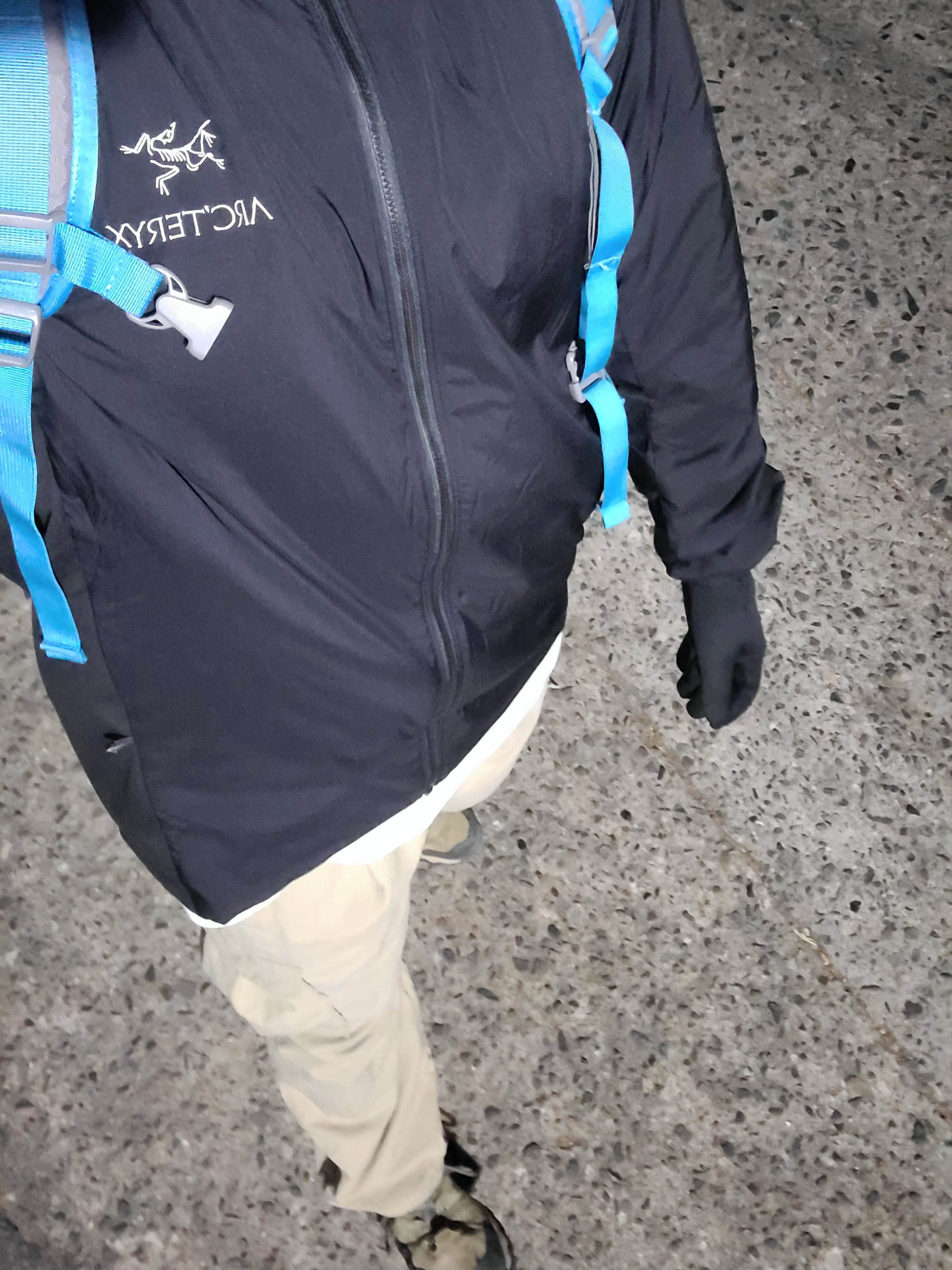 Arc'teryx Atom LT Hoody Black 착용 스타일 - 1