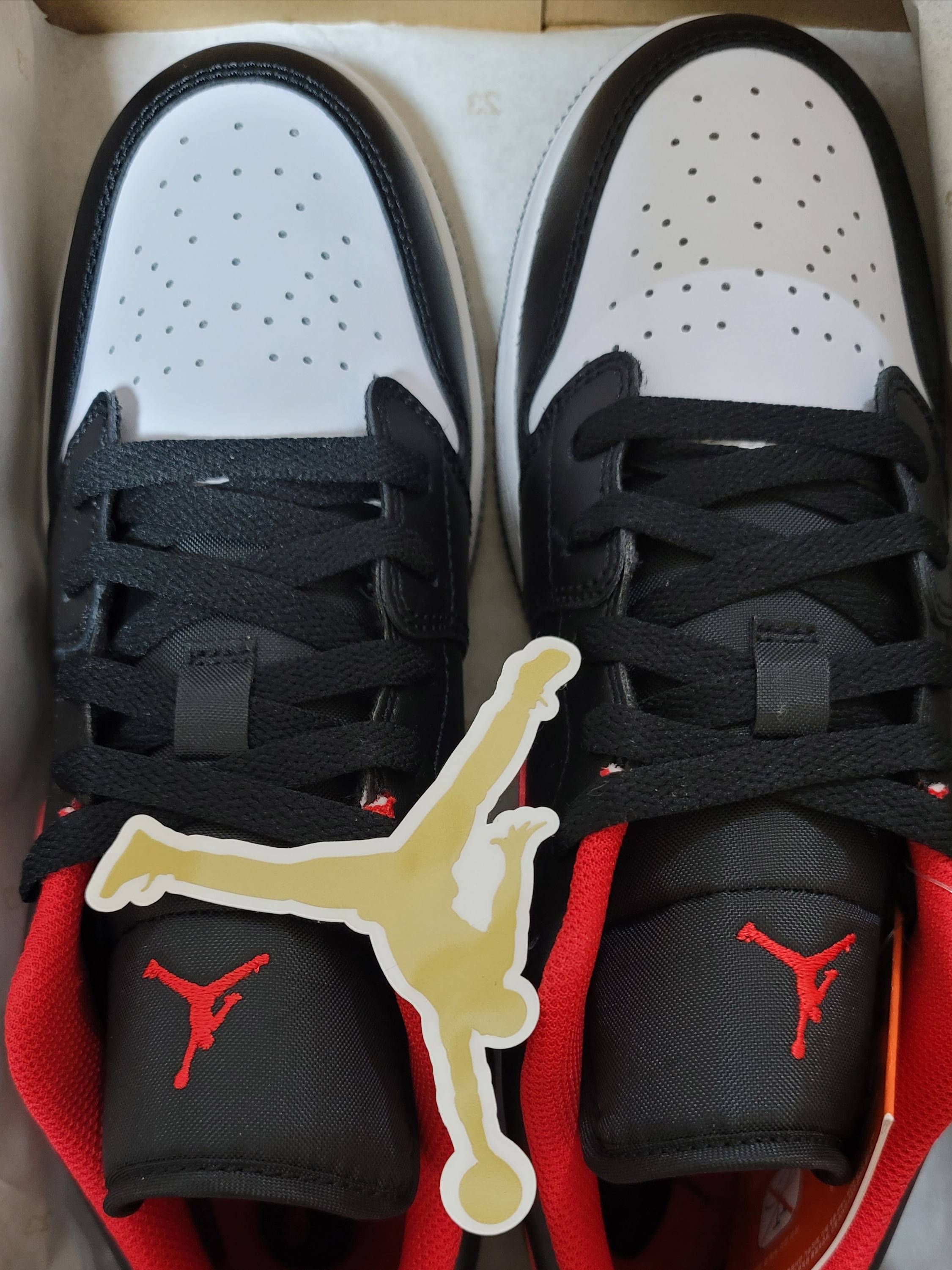 (GS) Jordan 1 Low Black Fire Red 착용 스타일