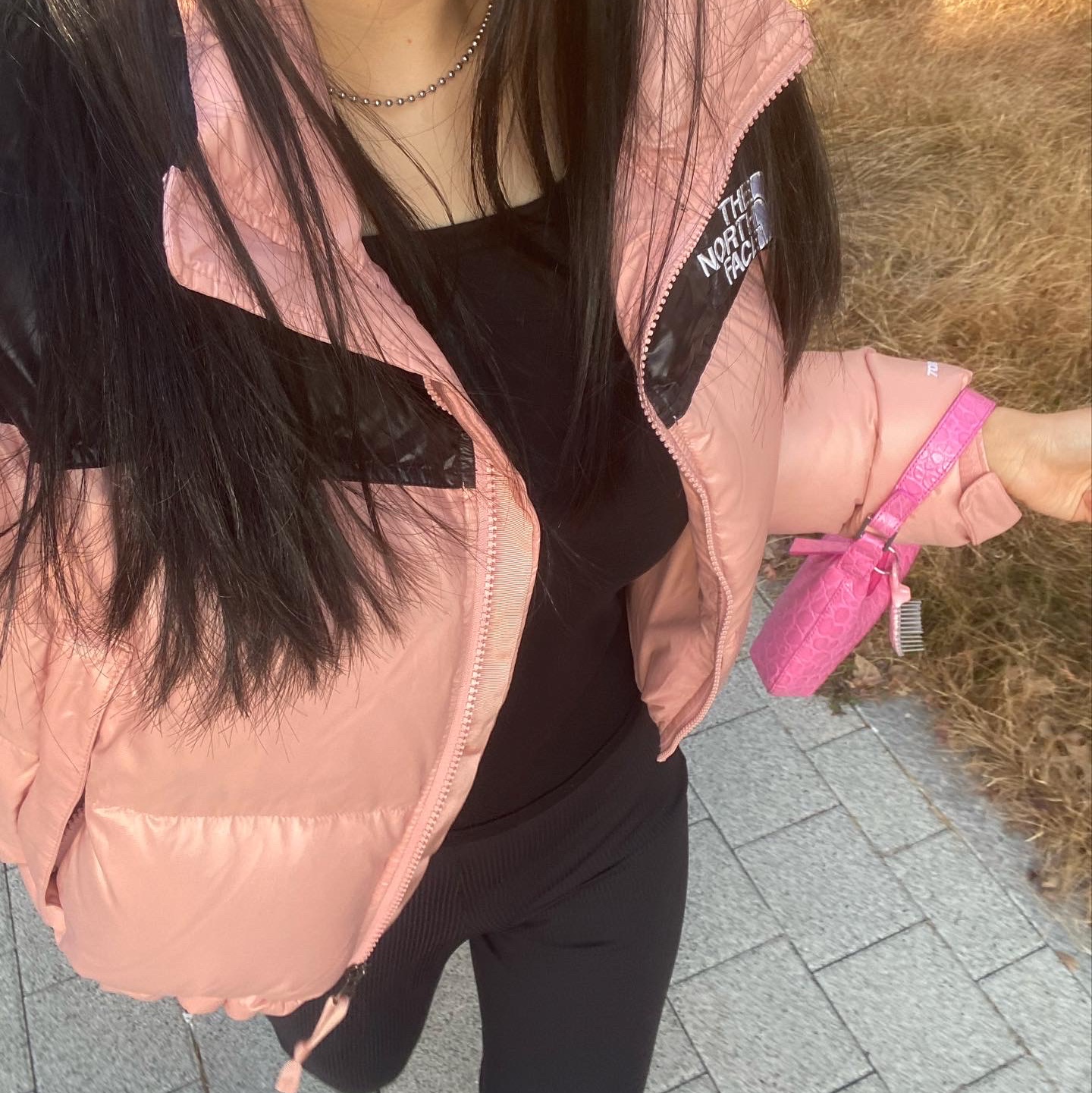(W) The North Face Nuptse Short Jacket Rose Tan 착용 스타일