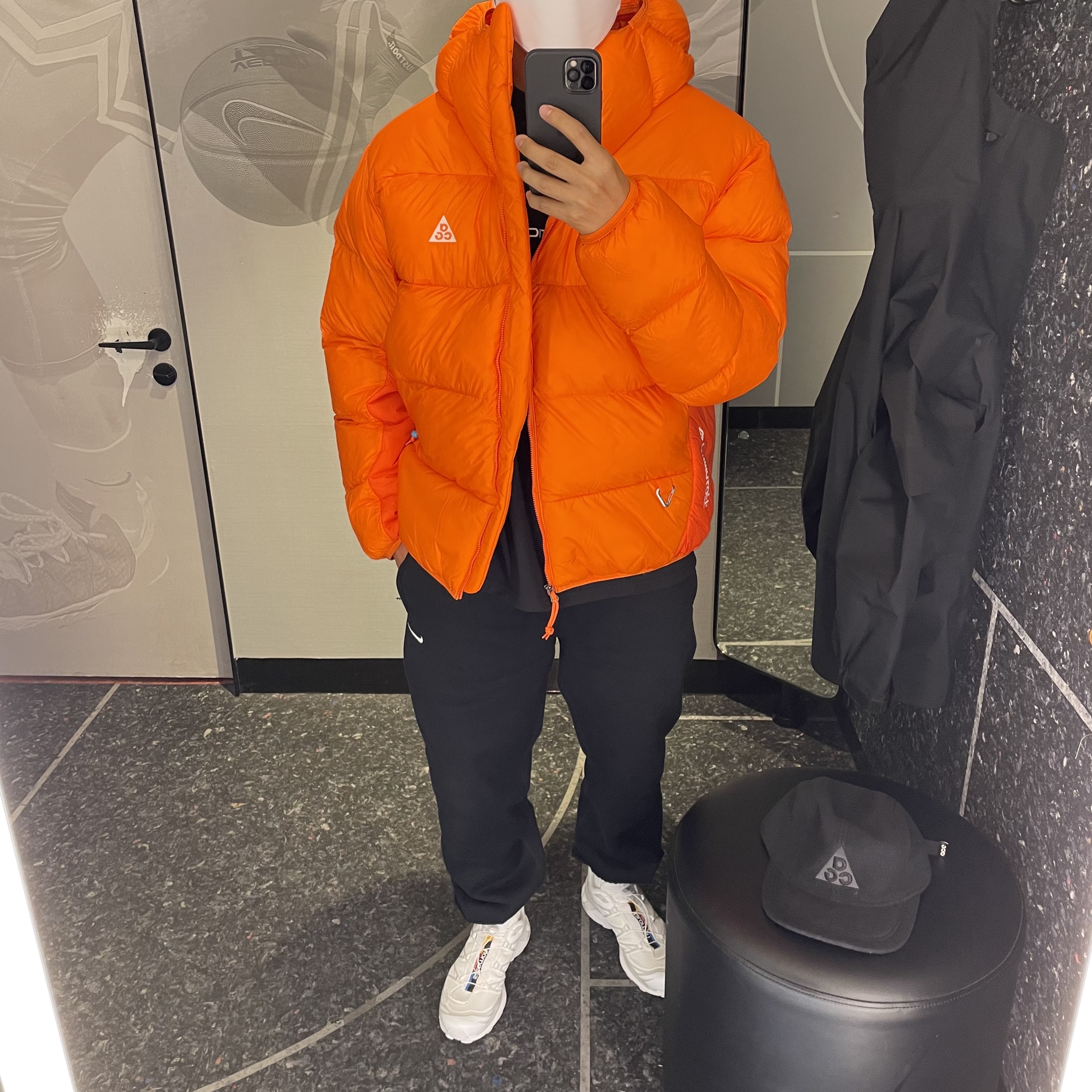 Nike ACG Therma-Fit ADV Lunar Lake Puffer Jacket Safety Orange - Asia, Nike NRG ACG SSNL Lungs Long Sleeve T-Shirt Black - Asia 착용 스타일