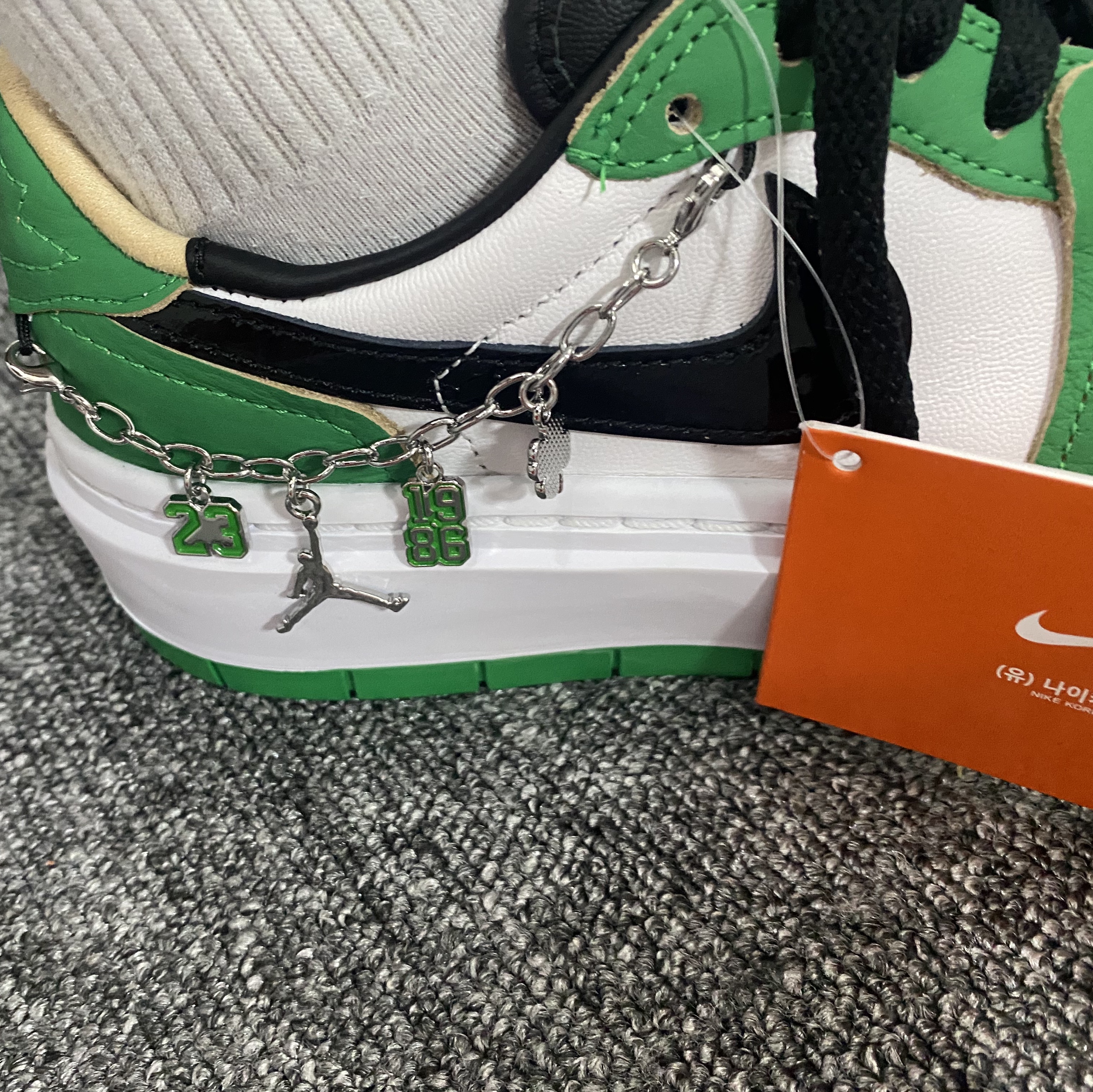(W) Jordan 1 Elevate Low SE Lucky Green 착용 스타일 - 2