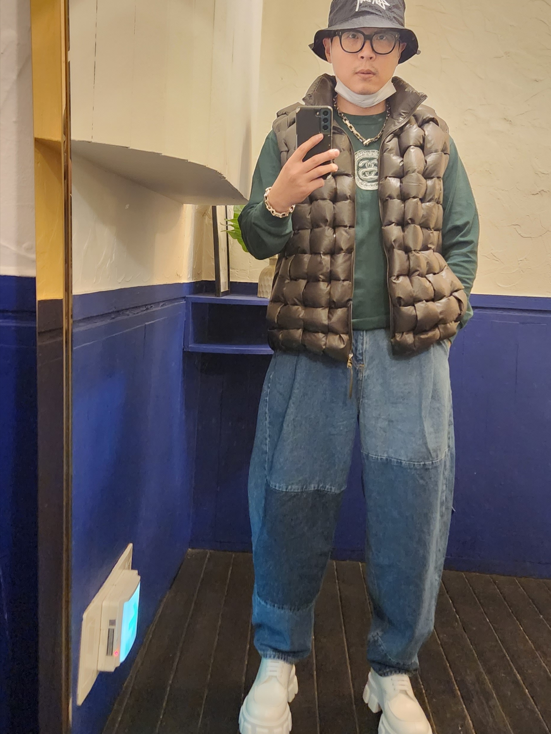 Zara x Ader Error Barrel Leg Jeans Blue, Nike x Stussy Bucket Hat Black 착용 스타일 - 1