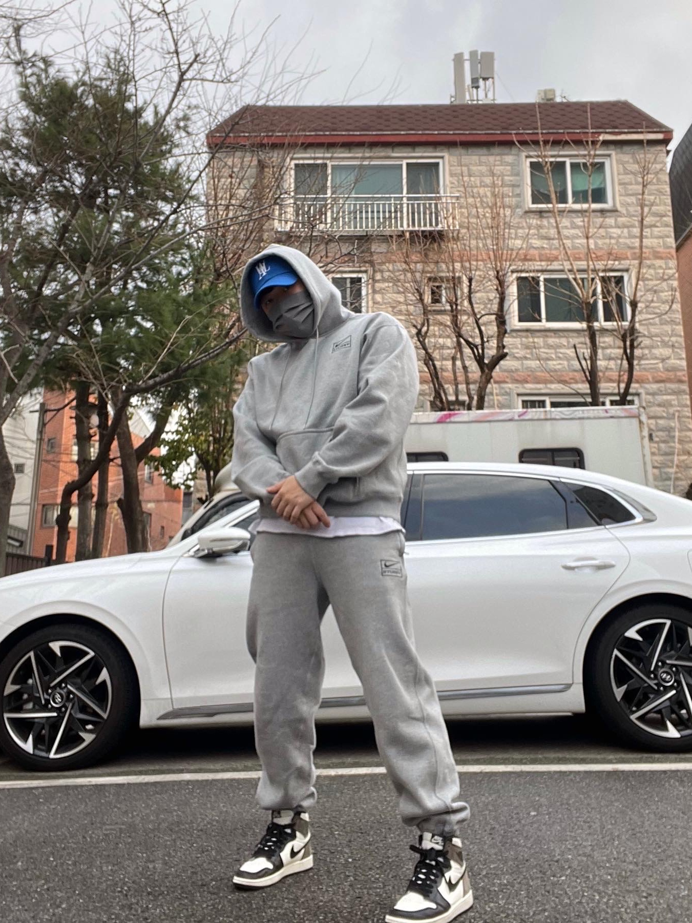 Nike x Stussy NRG RA Pullover Hoodie Dark Grey Heather (DJ9488-063), Nike x Stussy NRG ZR Fleece Pants Heather Grey - US/EU 착용 스타일 - 4
