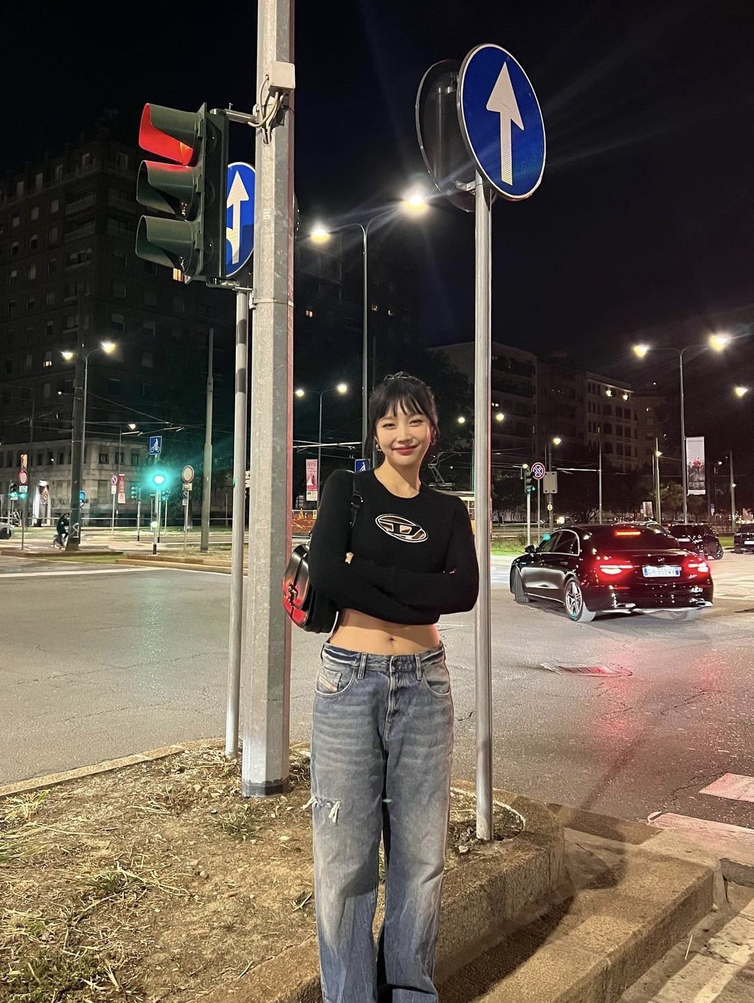(W) Diesel M-Areesa Jumper with Embroidered Cut-Out Logo Knit Black 착용 스타일 - 1