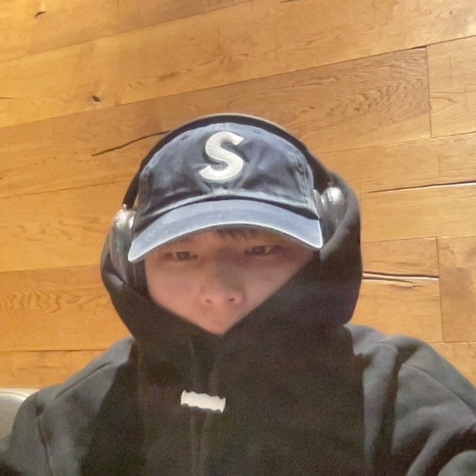 Apple AirPods Max Lightning Space Gray (Korean Ver.), Supreme Pigment Print S Logo 6-Panel Indigo - 22FW 착용 스타일
