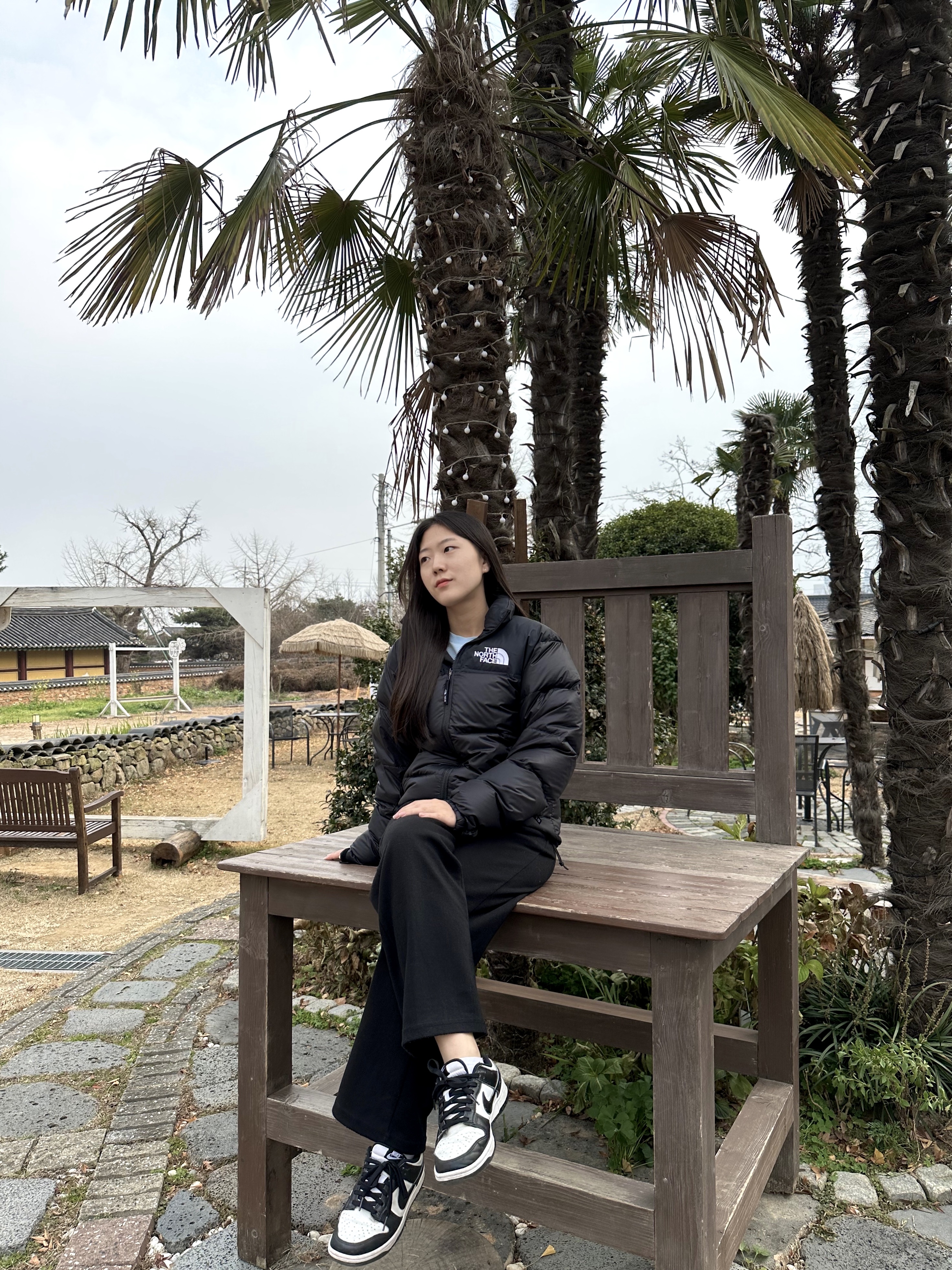 The North Face 1996 Eco Nuptse Jacket Black, Nike Dunk Low Retro Black 착용 스타일 - 2