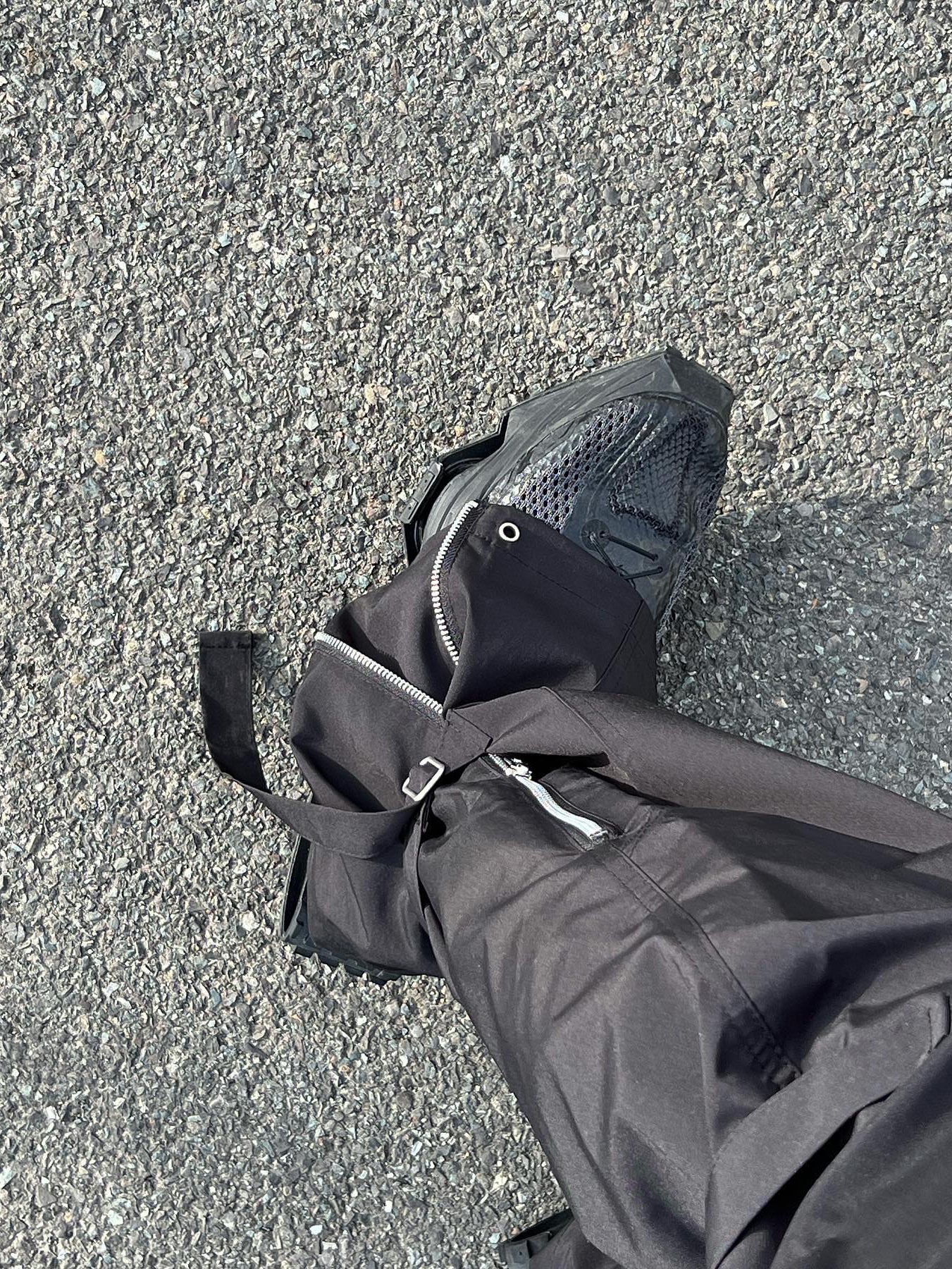 Nike x Matthew M Williams Zoom 004 Triple Black 착용 스타일 - 2