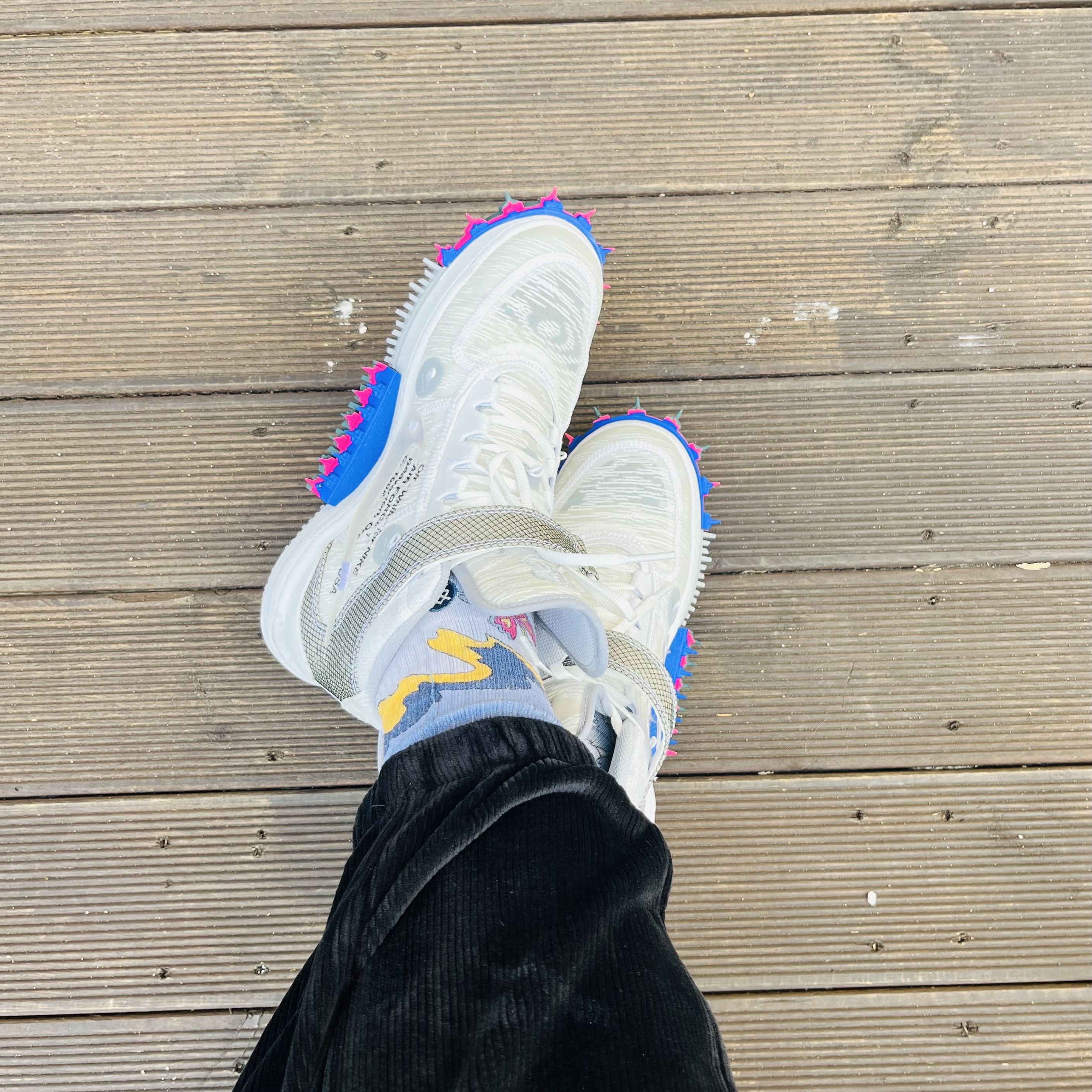 Nike x Off-White Air Force 1 Mid SP White 착용 스타일 - 2