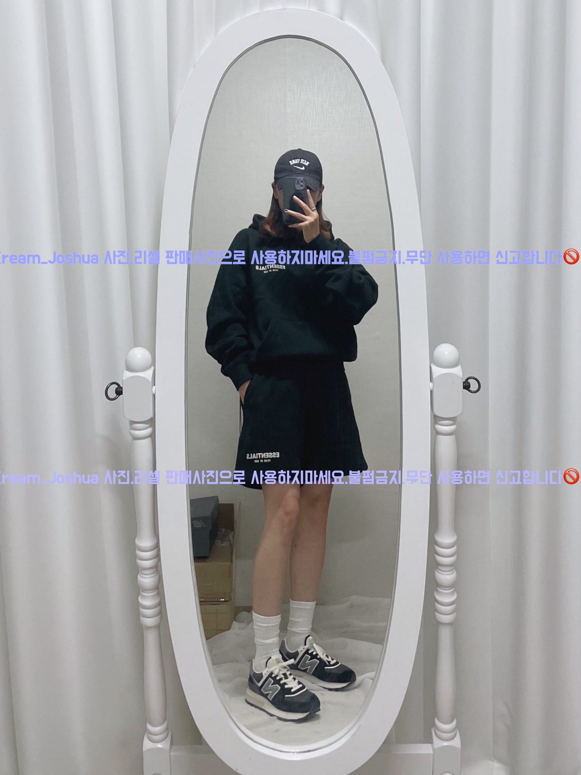 New Balance 574 Legacy Black, (Kids) Essentials The Core Collection Hoodie Stretch Limo 착용 스타일 - 3
