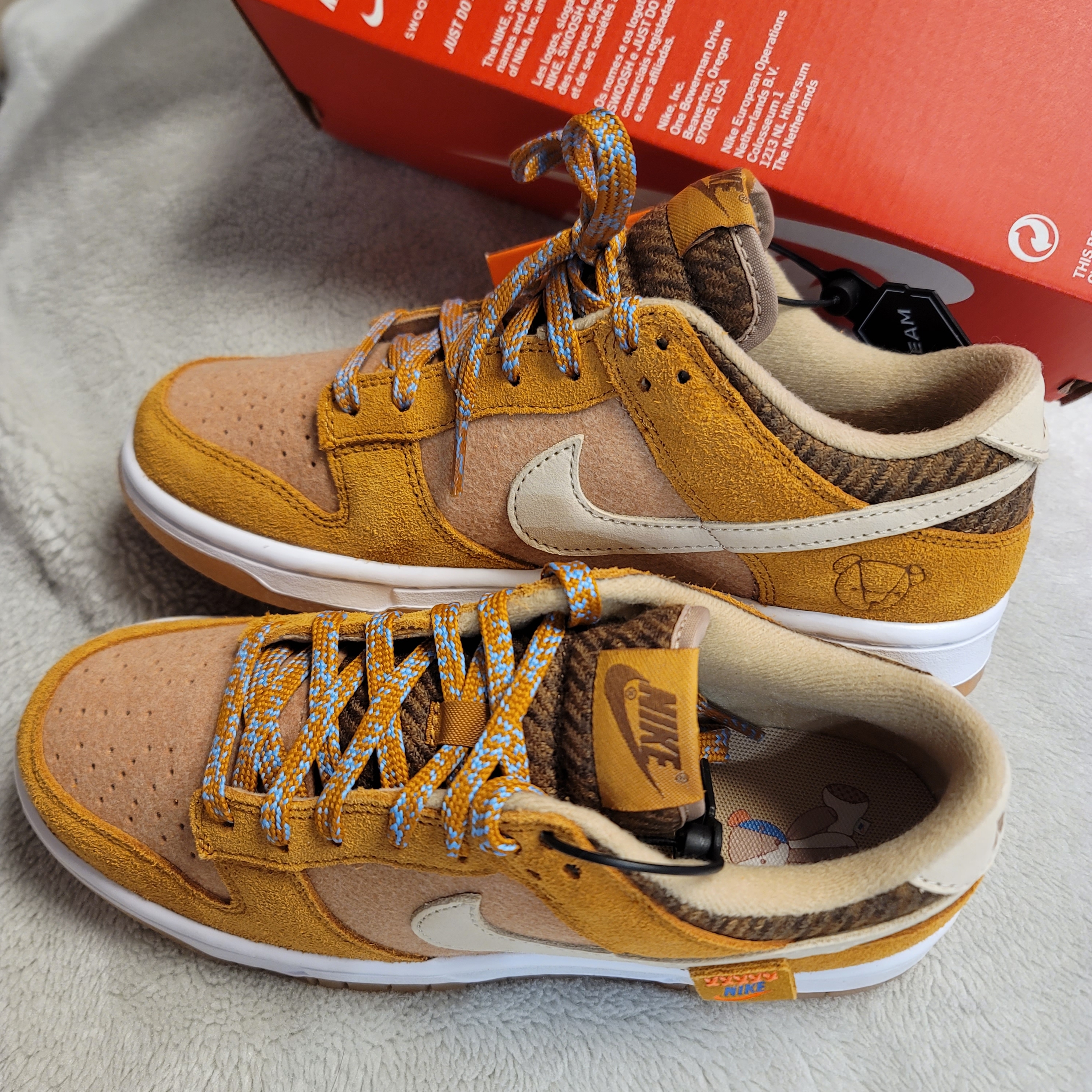 Nike Dunk Low SE Praline Desert Ochre 착용 스타일