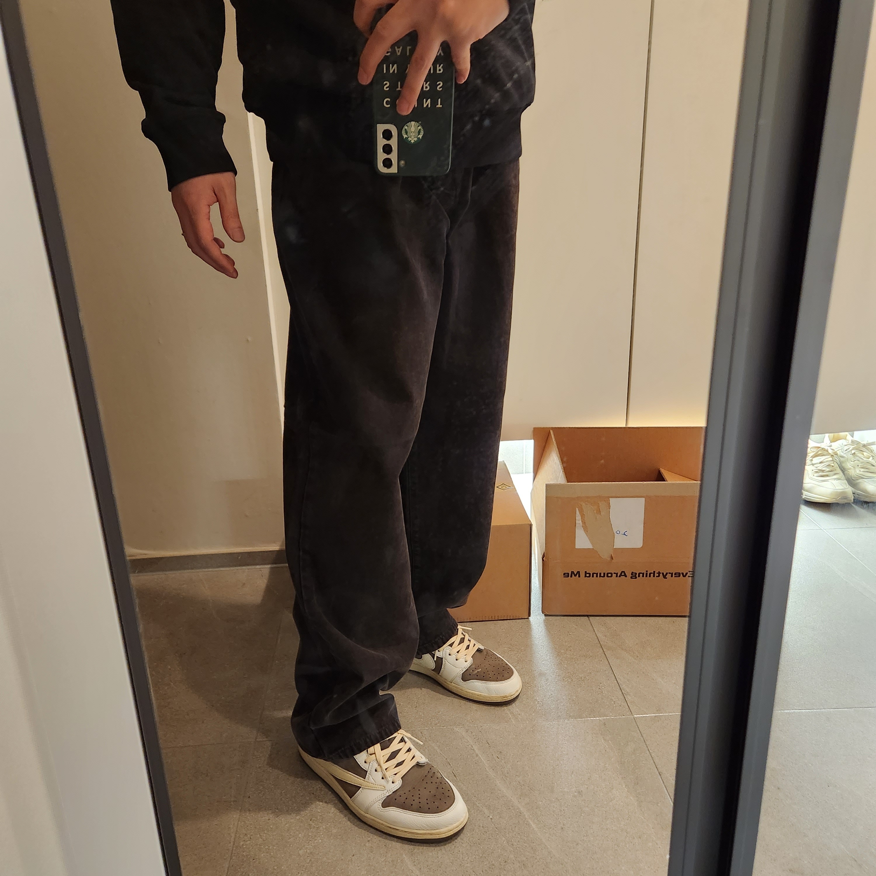 Stussy Washed Canvas Big OL' Jean Black, Jordan 1 x Travis Scott Retro Low OG SP Sail and Ridgerock 착용 스타일 - 4