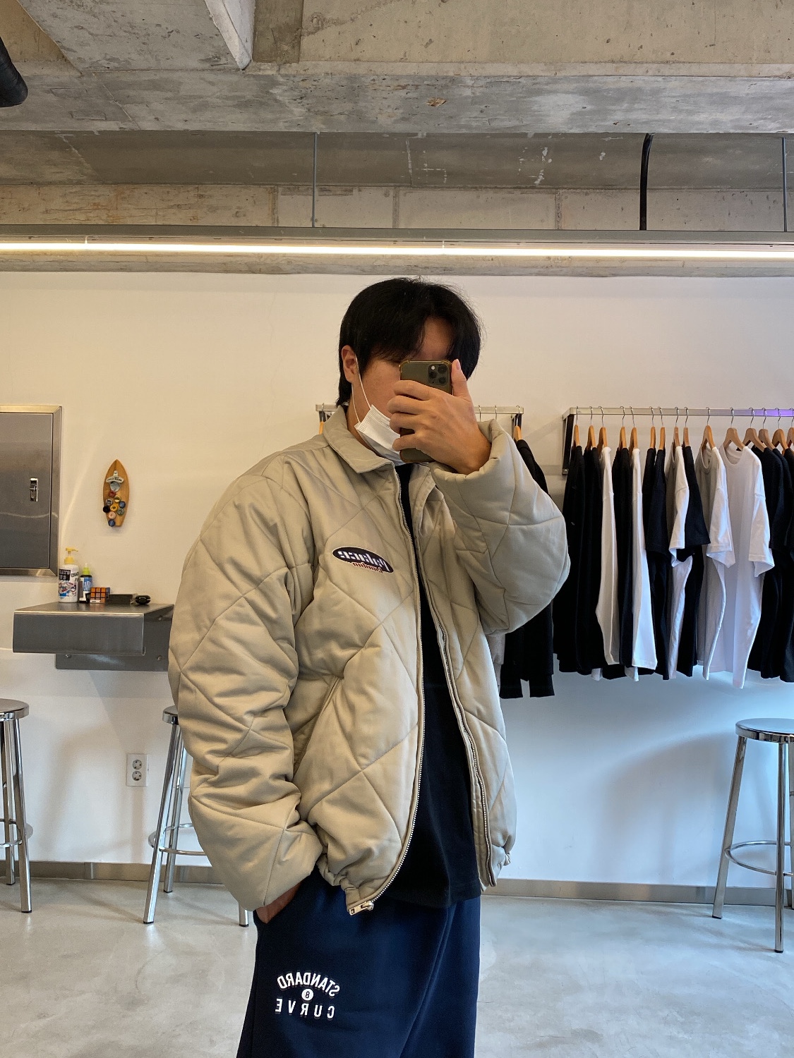 Palace Collared Puffa Stone - 21FW, Nike Air Force 1 Low Retro Cocoa Snake 2018 착용 스타일 - 3