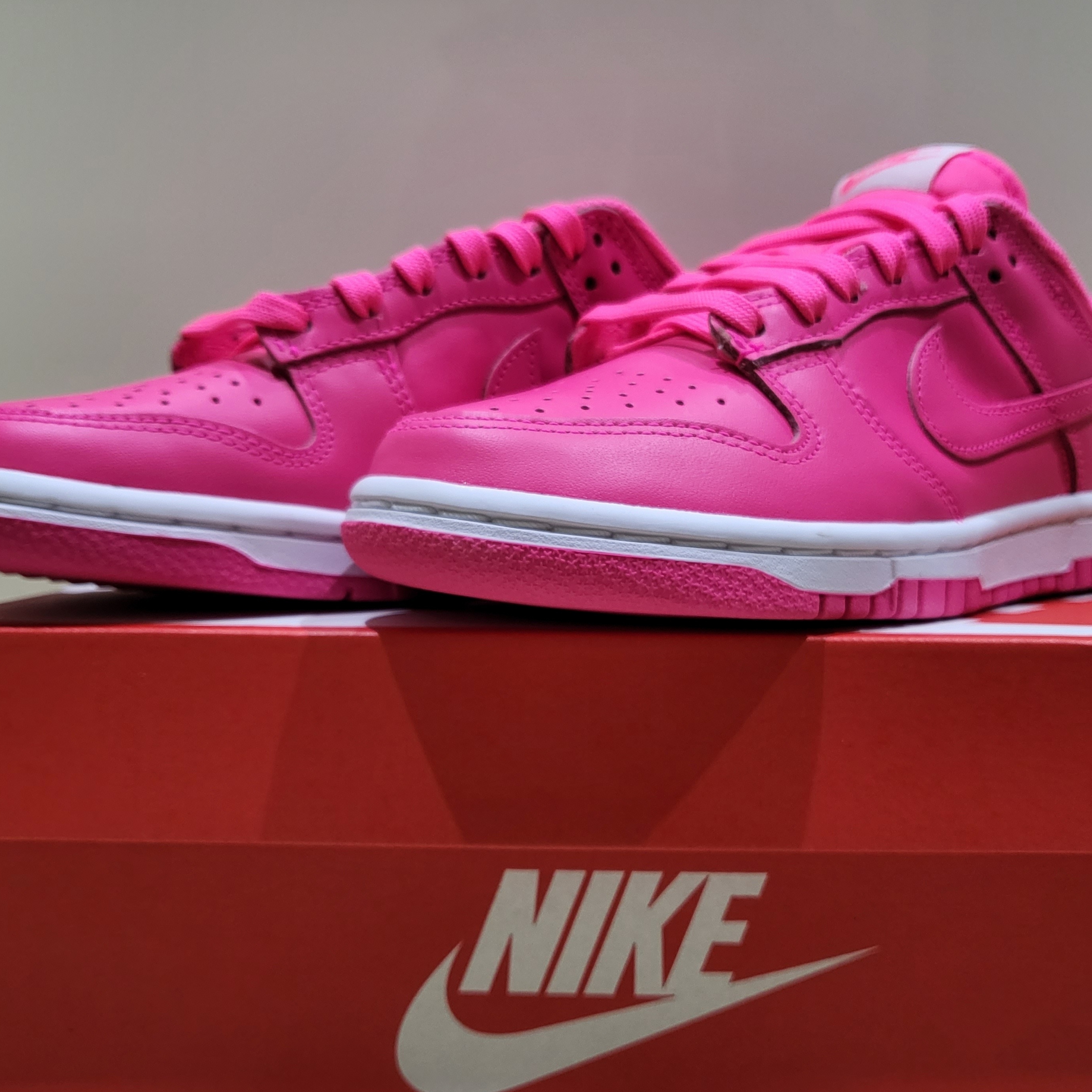 (W) Nike Dunk Low Hyper Pink 착용 스타일 - 2