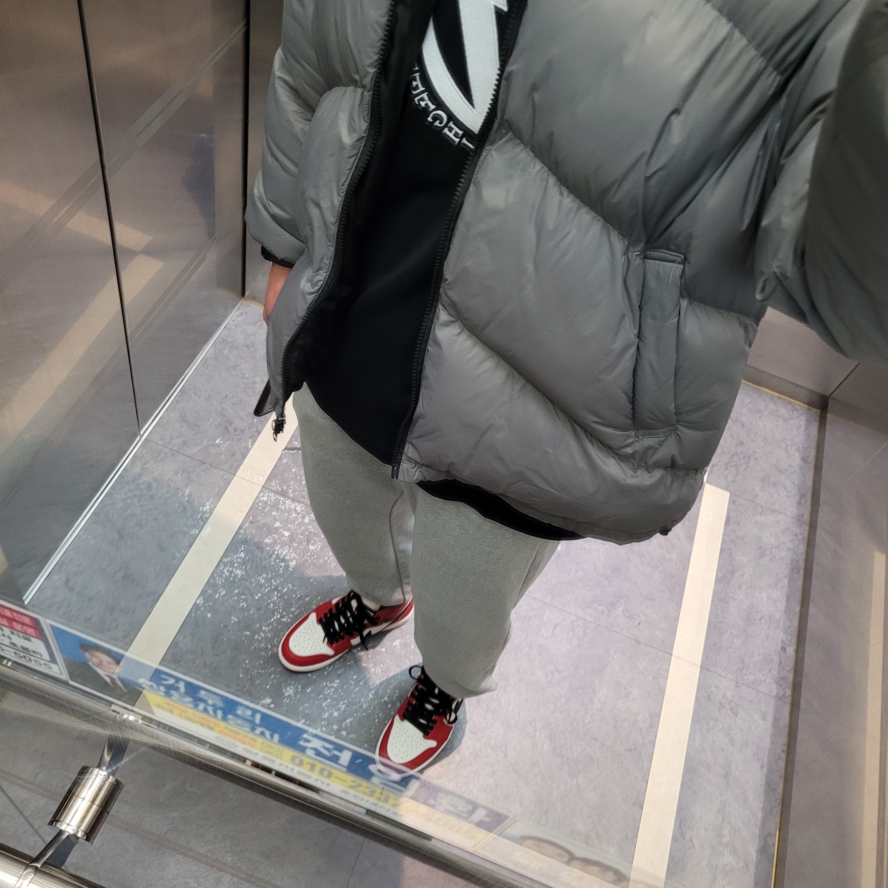 Jordan 1 Retro High OG Chicago 2022, Zara x Ader Error Graphic T-Shirt Black 착용 스타일
