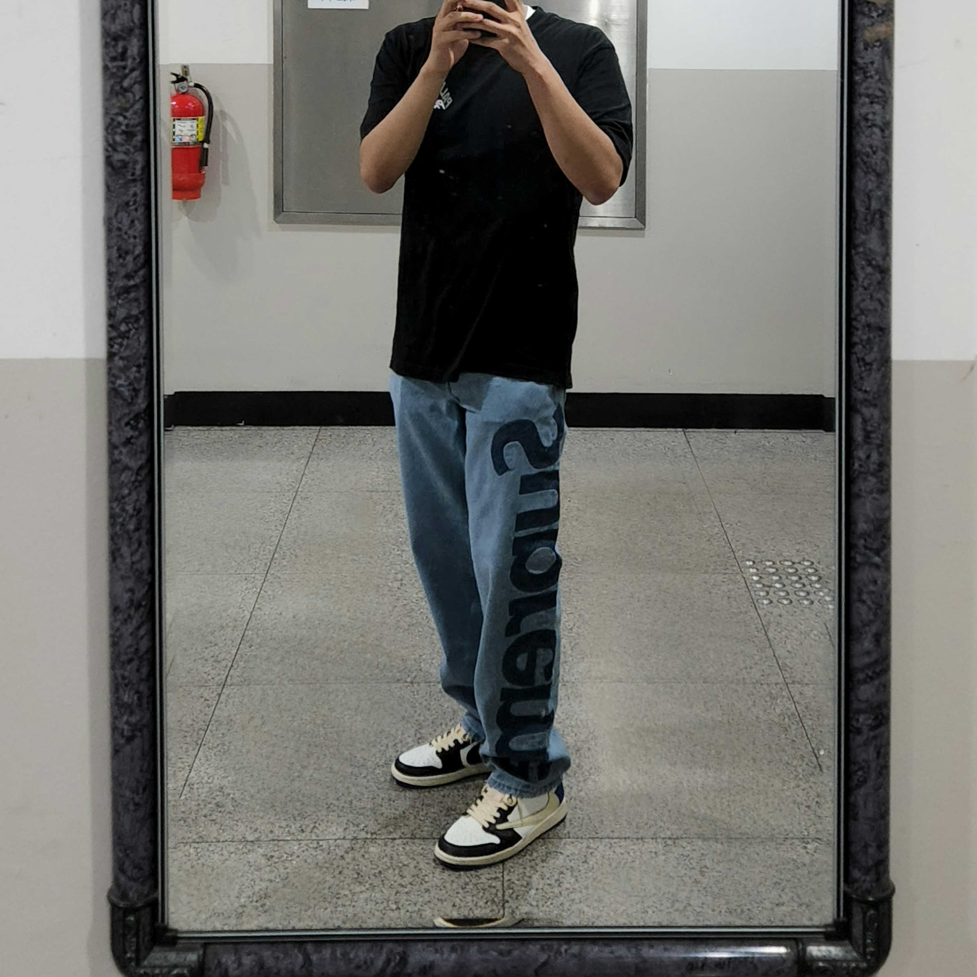 Supreme Inset Logo Jean Washed Blue - 22SS, Palace P-3-K-9 T-Shirt Black - 22SS 착용 스타일