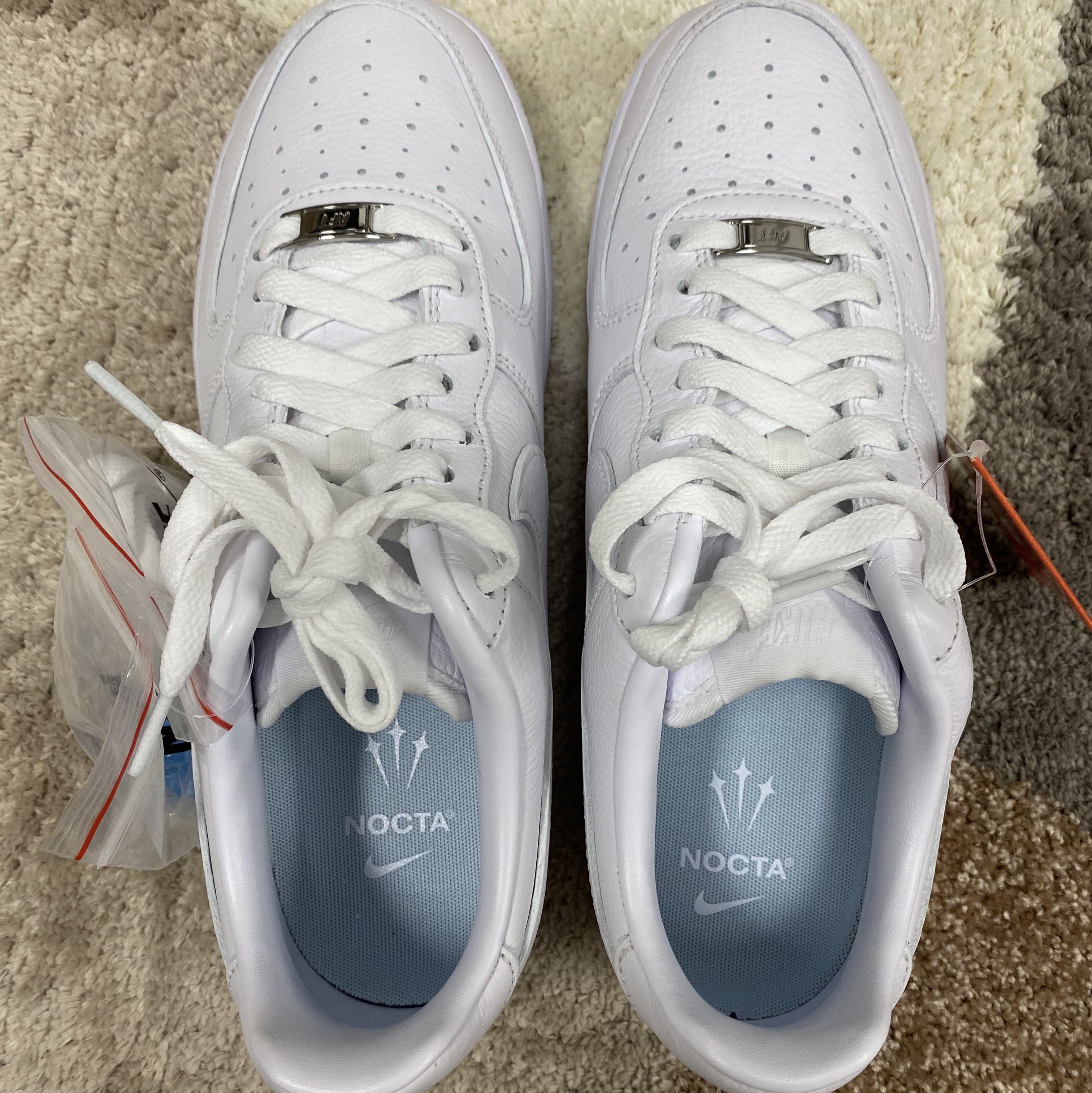 Nike x Drake Nocta Air Force 1 Low SP Certified Lover Boy White 착용 스타일 - 2