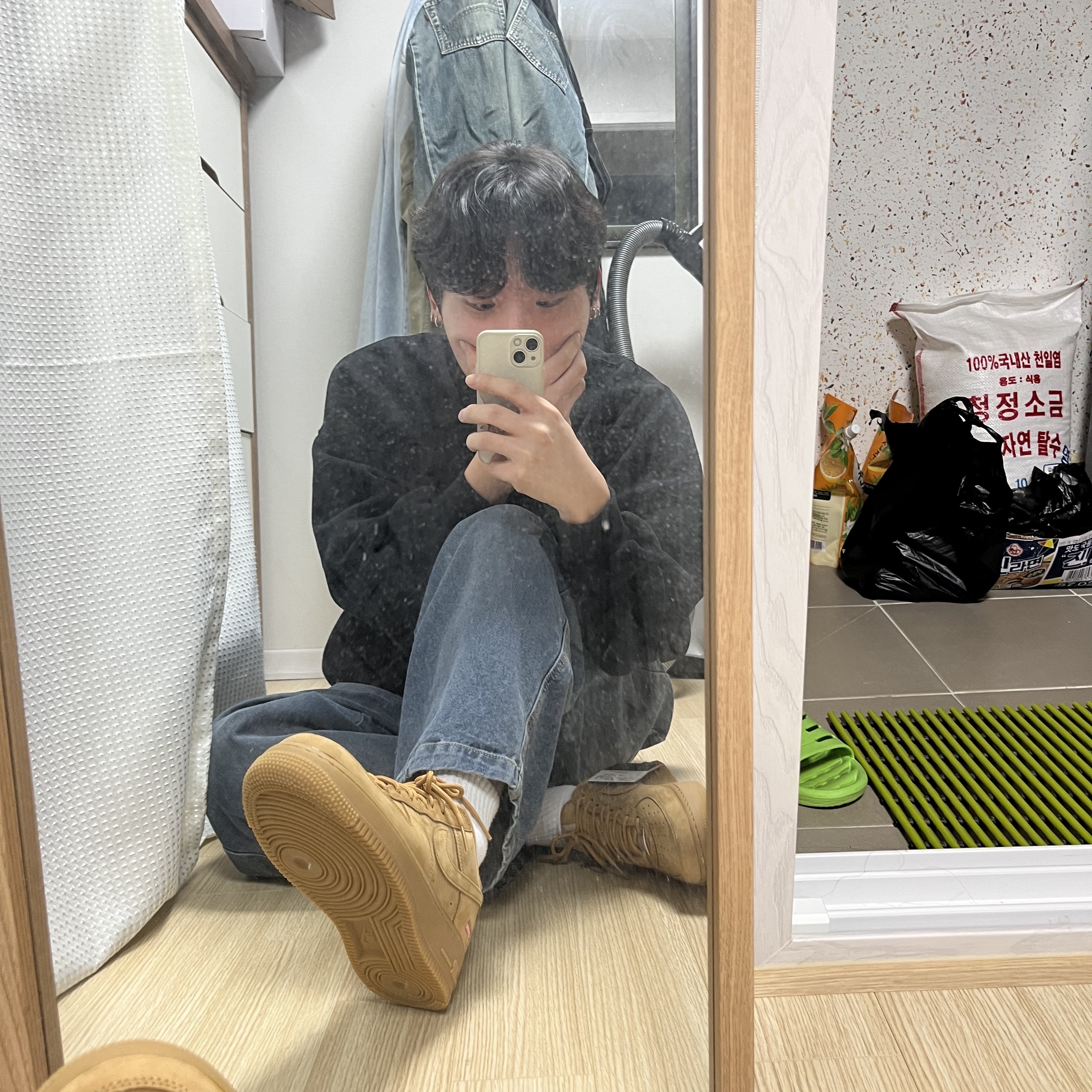 Nike x Supreme Air Force 1 Low Flax 착용 스타일 - 1
