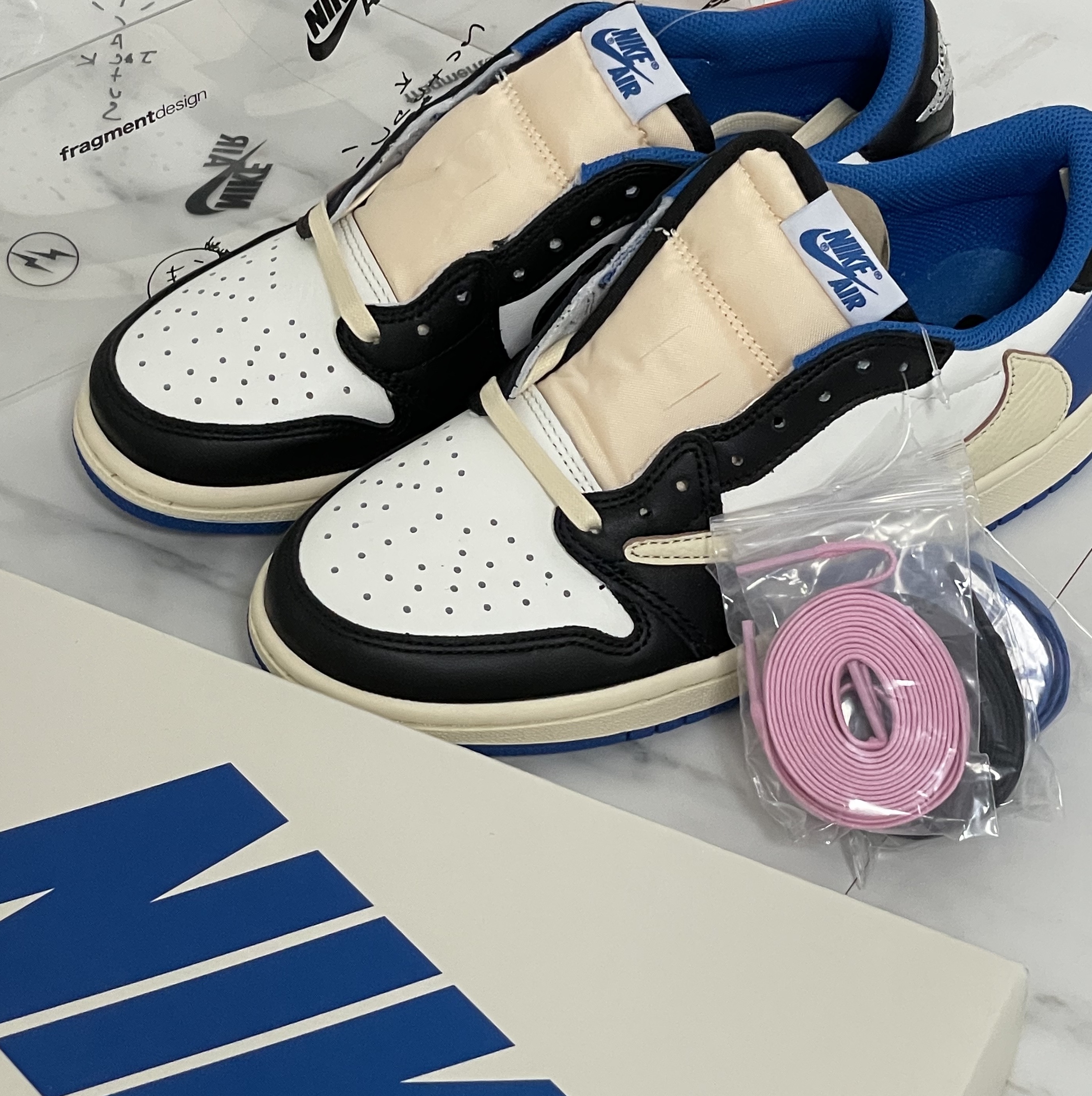 Jordan 1 x Travis Scott x Fragment Retro Low OG SP Military Blue 착용 스타일
