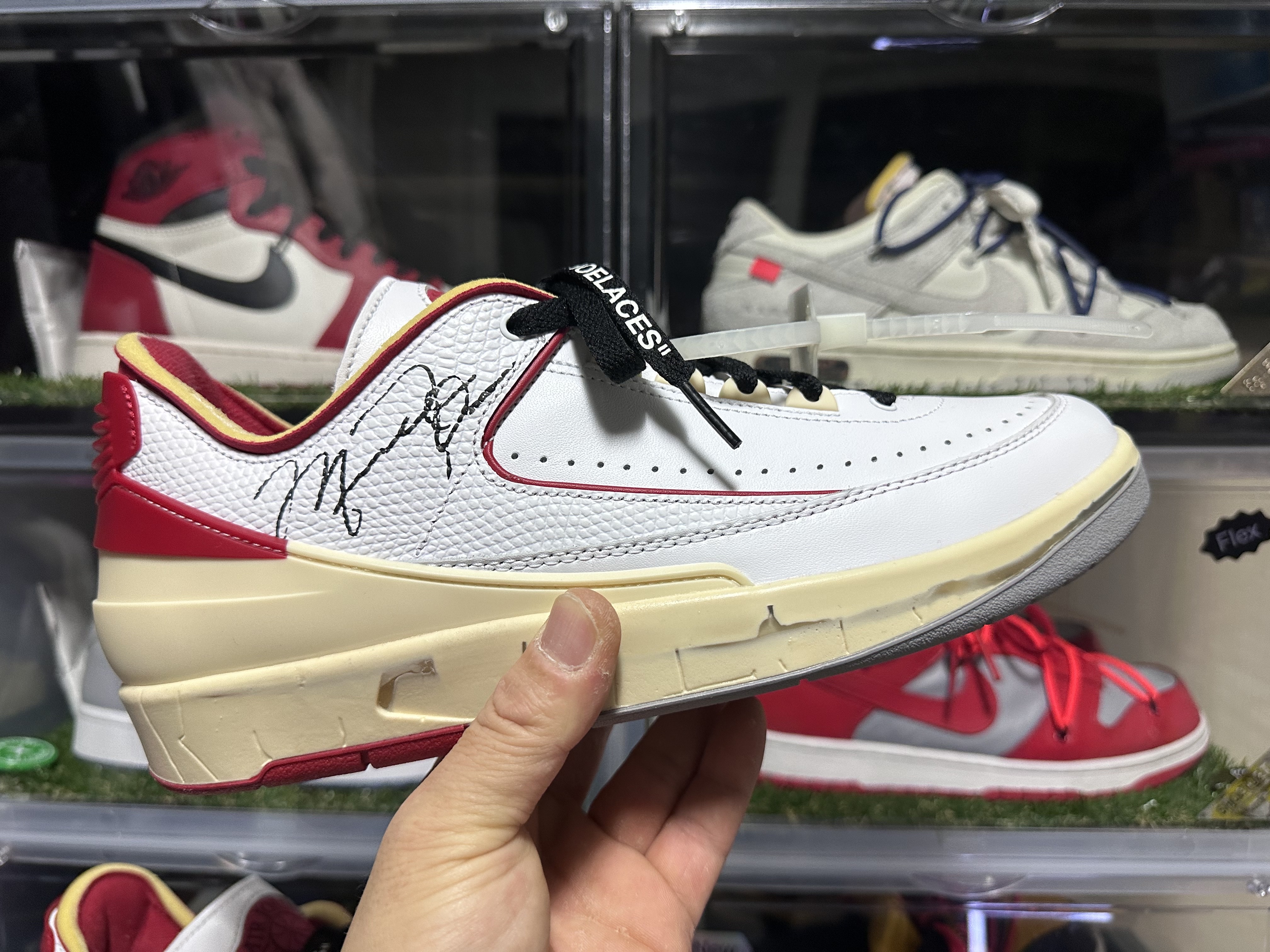 Jordan 2 x Off-White Retro Low SP White and Varsity Red, Nike x Off-White Dunk Low The 50 - Lot 18 착용 스타일 - 1