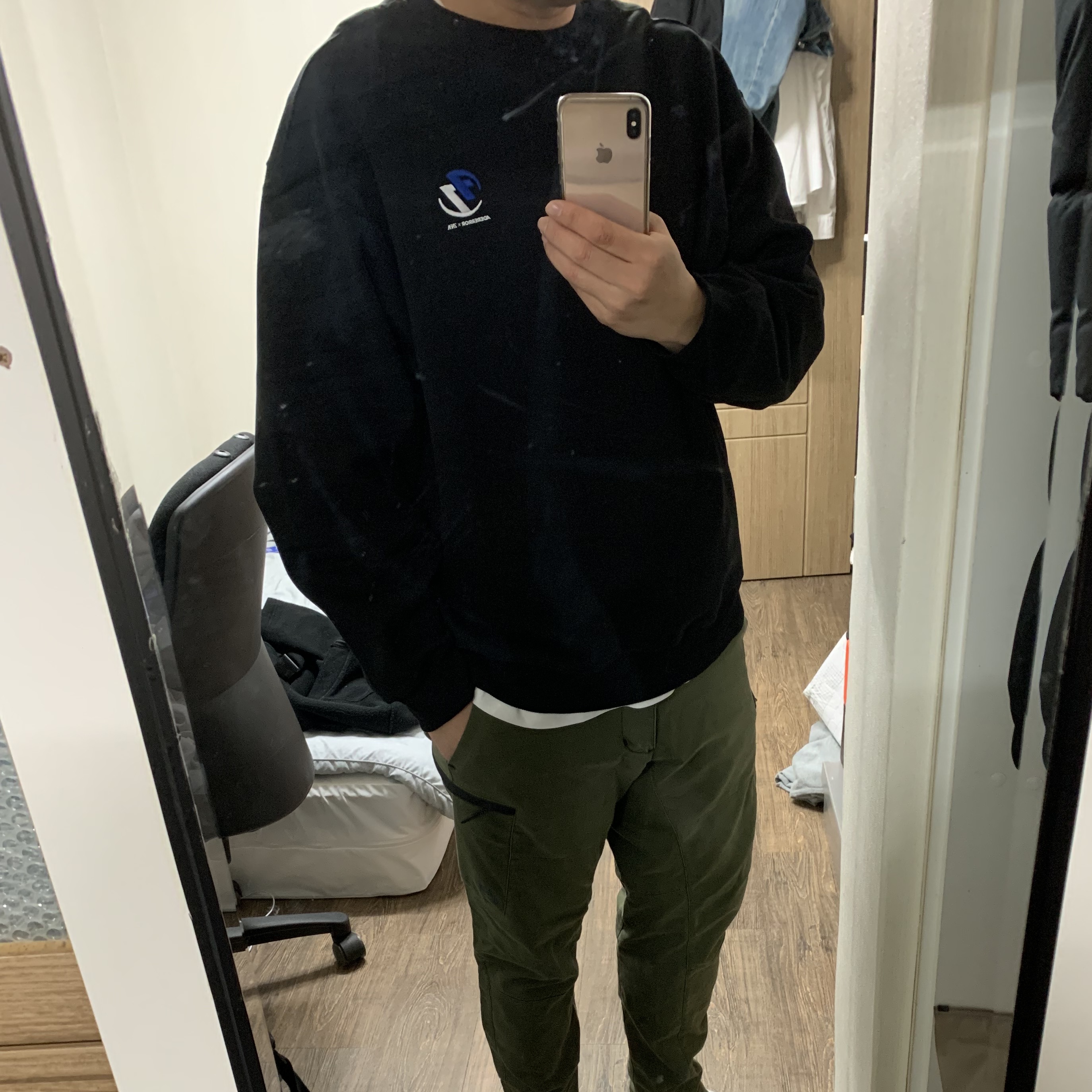 Zara x Ader Error Oversize Sweatshirt Black, Zara x Ader Error Oversize Sweatshirt Grey 착용 스타일 - 1