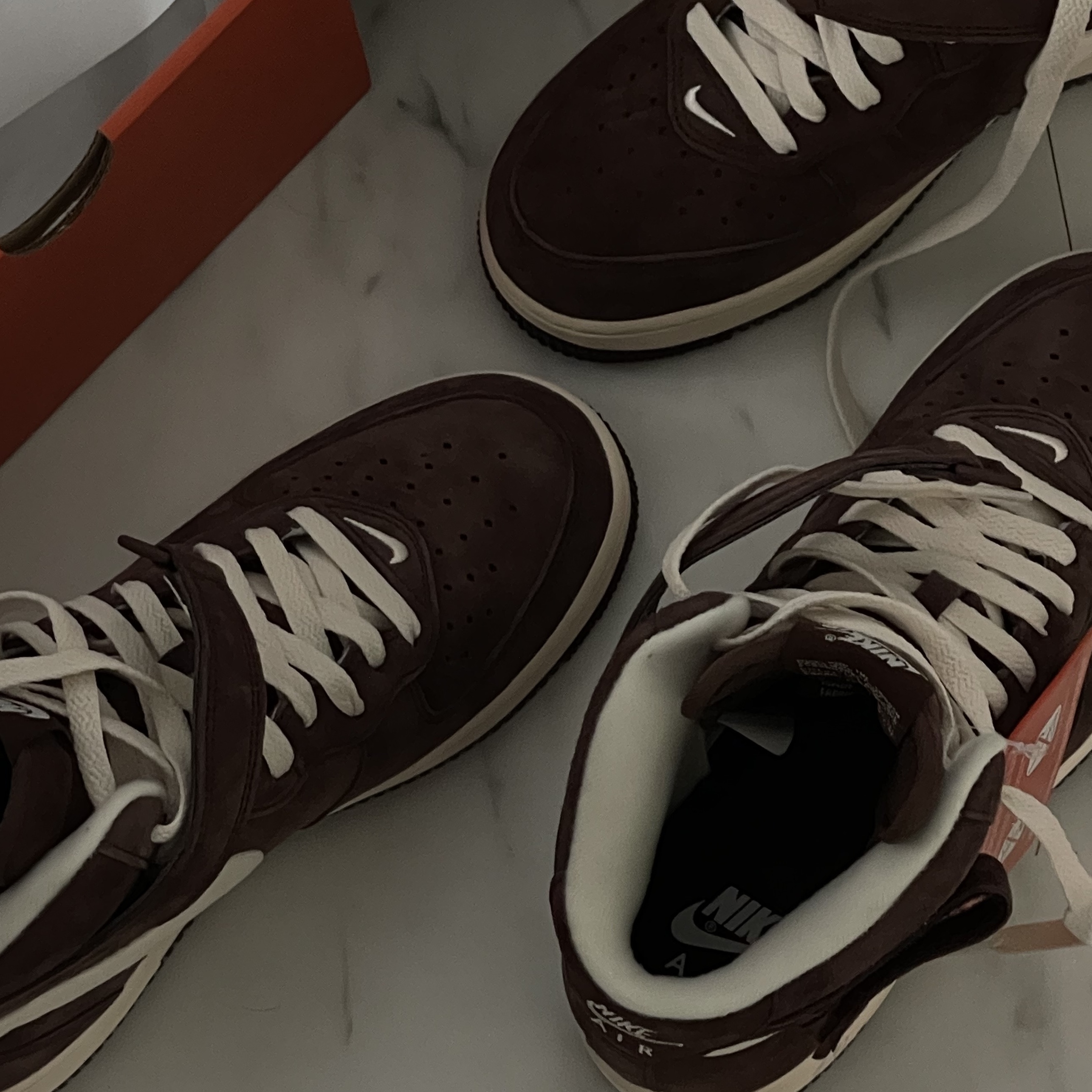 Nike Air Force 1 Mid '07 QS Chocolate 착용 스타일 - 1
